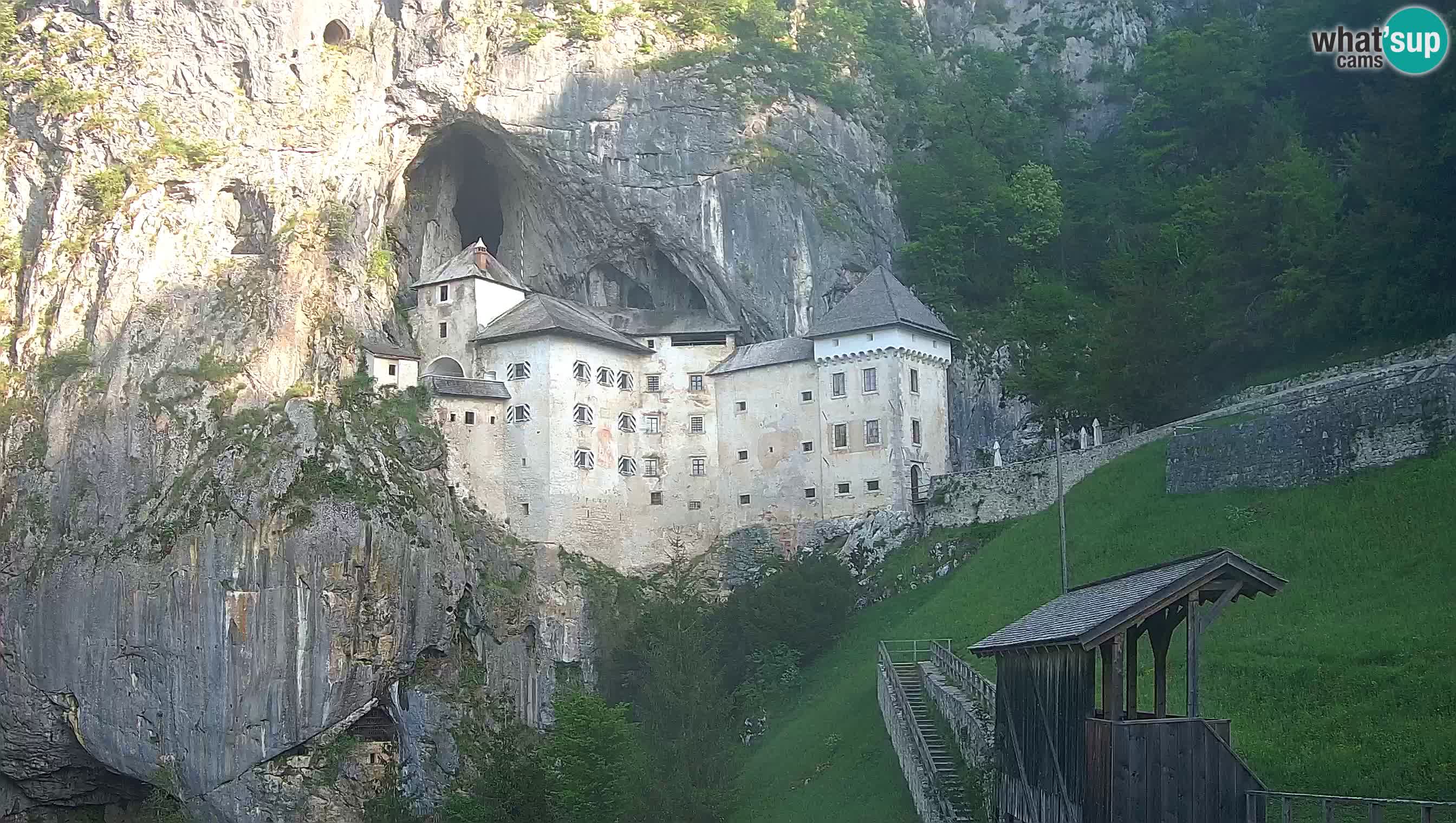 Live Webcam Grad Predjama – Château de Predjama – Postojna – Slovénie