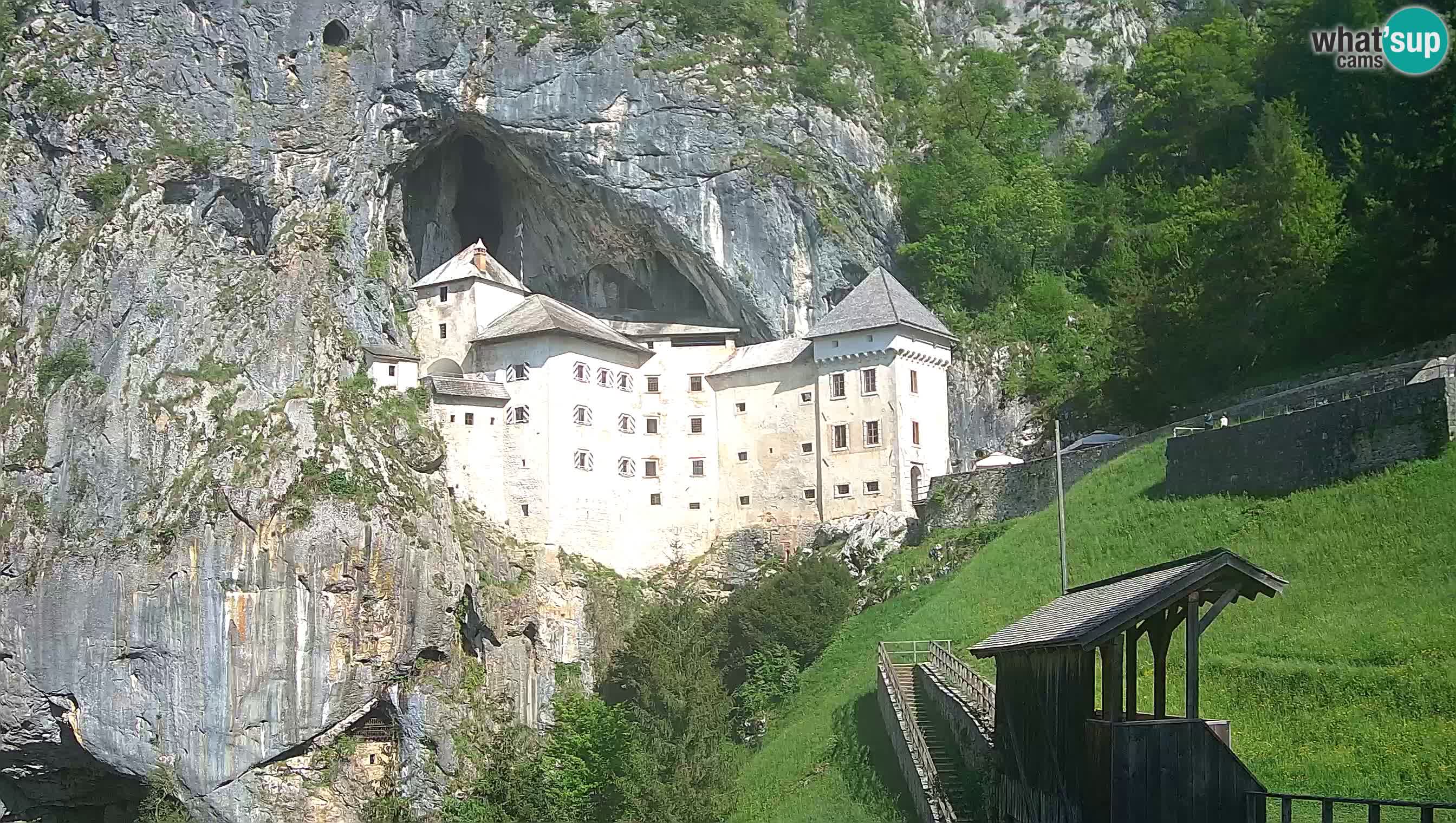 Live Webcam Höhlenburg Predjama – Postojna – Slowenien