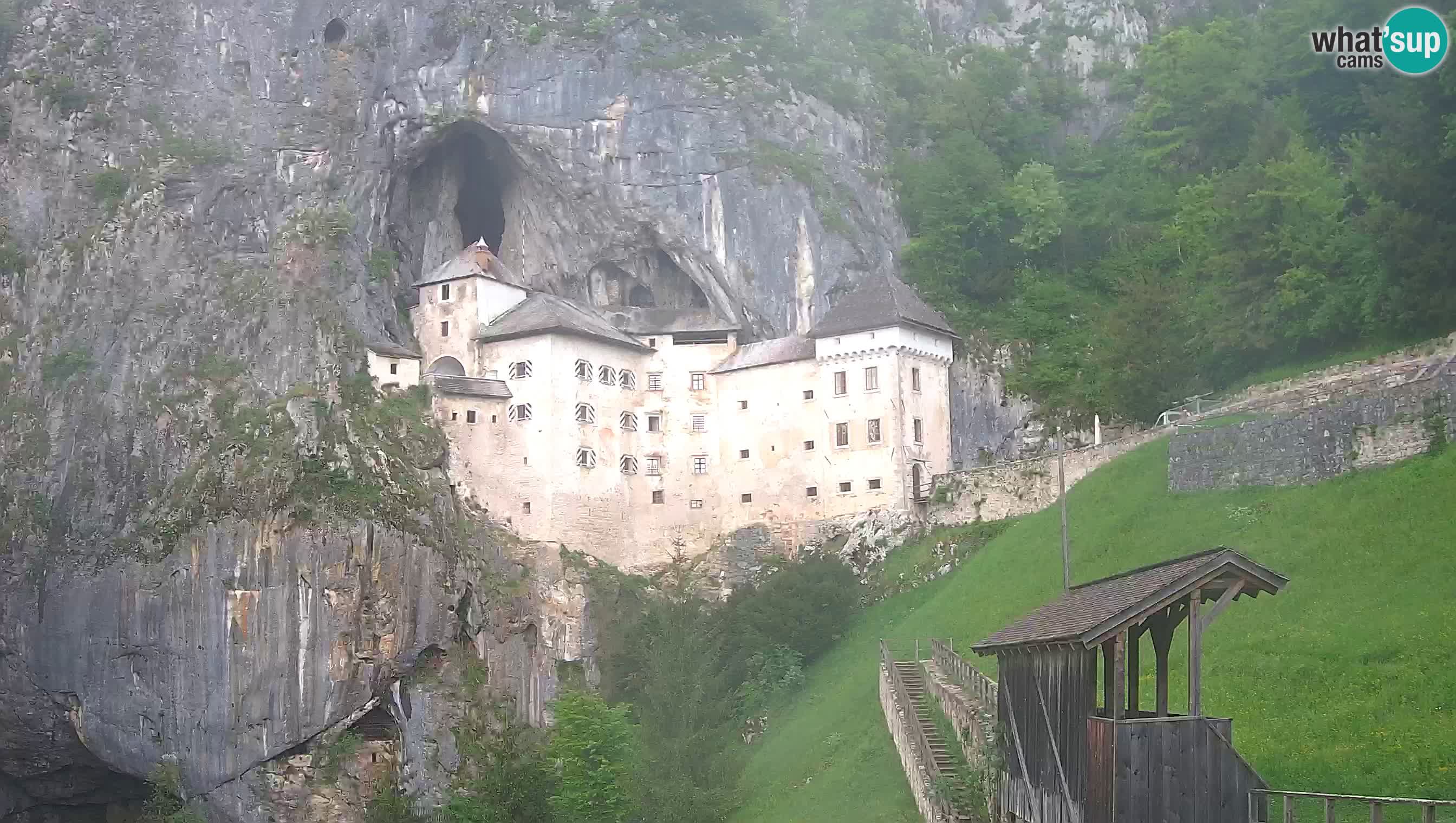 Live Webcam Grad Predjama – Château de Predjama – Postojna – Slovénie