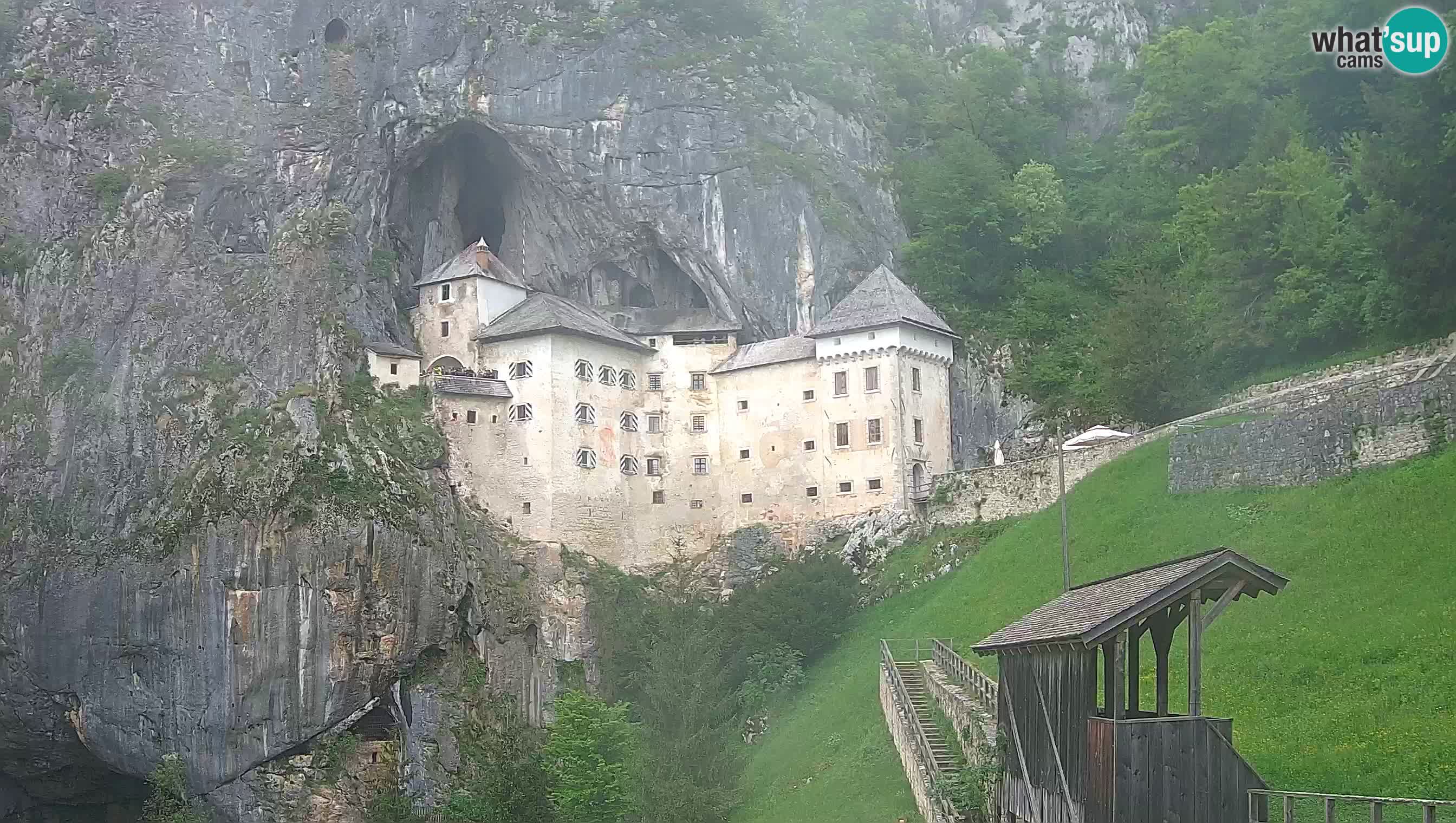Live Webcam Grad Predjama – Château de Predjama – Postojna – Slovénie