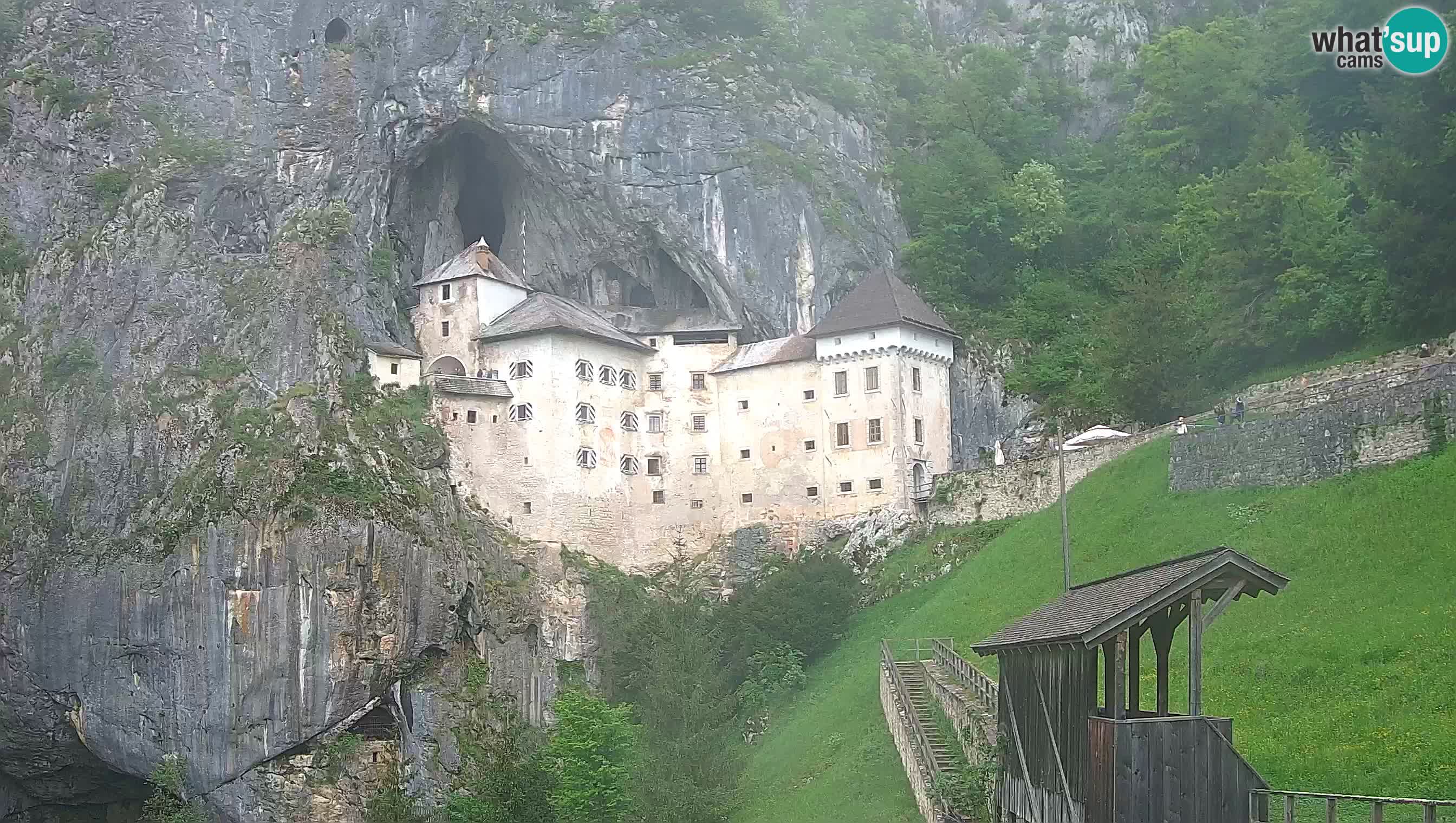 Live Webcam Höhlenburg Predjama – Postojna – Slowenien