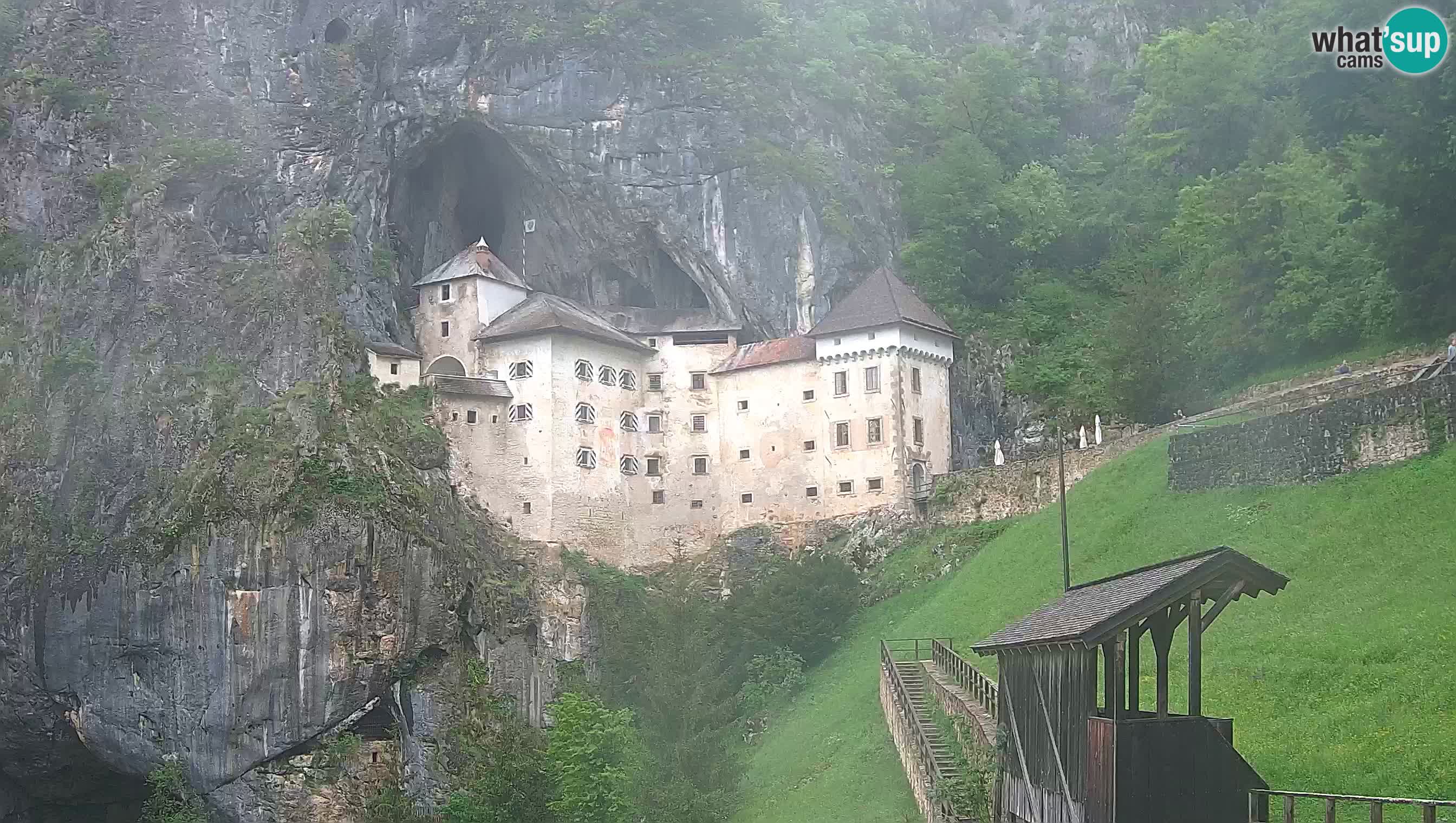 Live Webcam Höhlenburg Predjama – Postojna – Slowenien