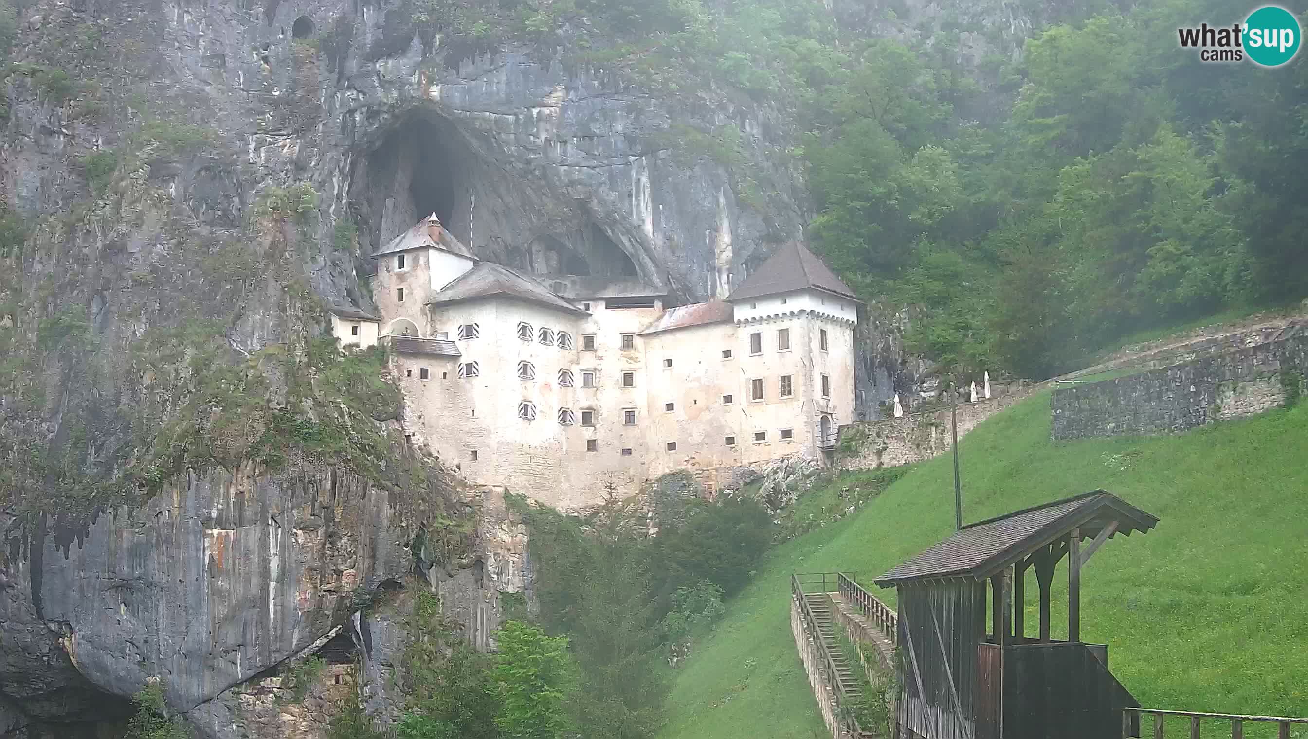 Live Webcam Höhlenburg Predjama – Postojna – Slowenien
