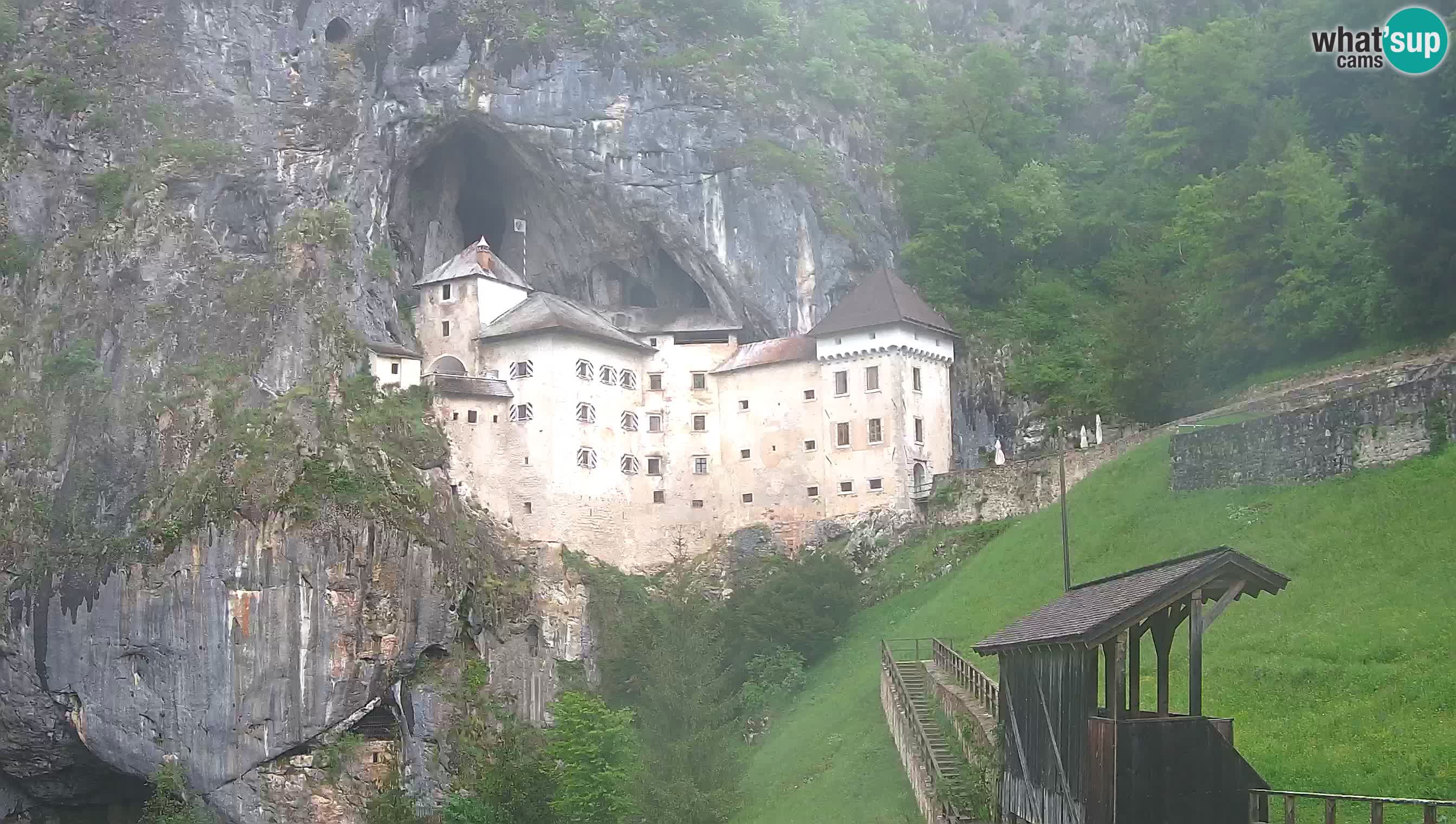 Web kamera Predjamski dvorac – Postojna – Slovenija