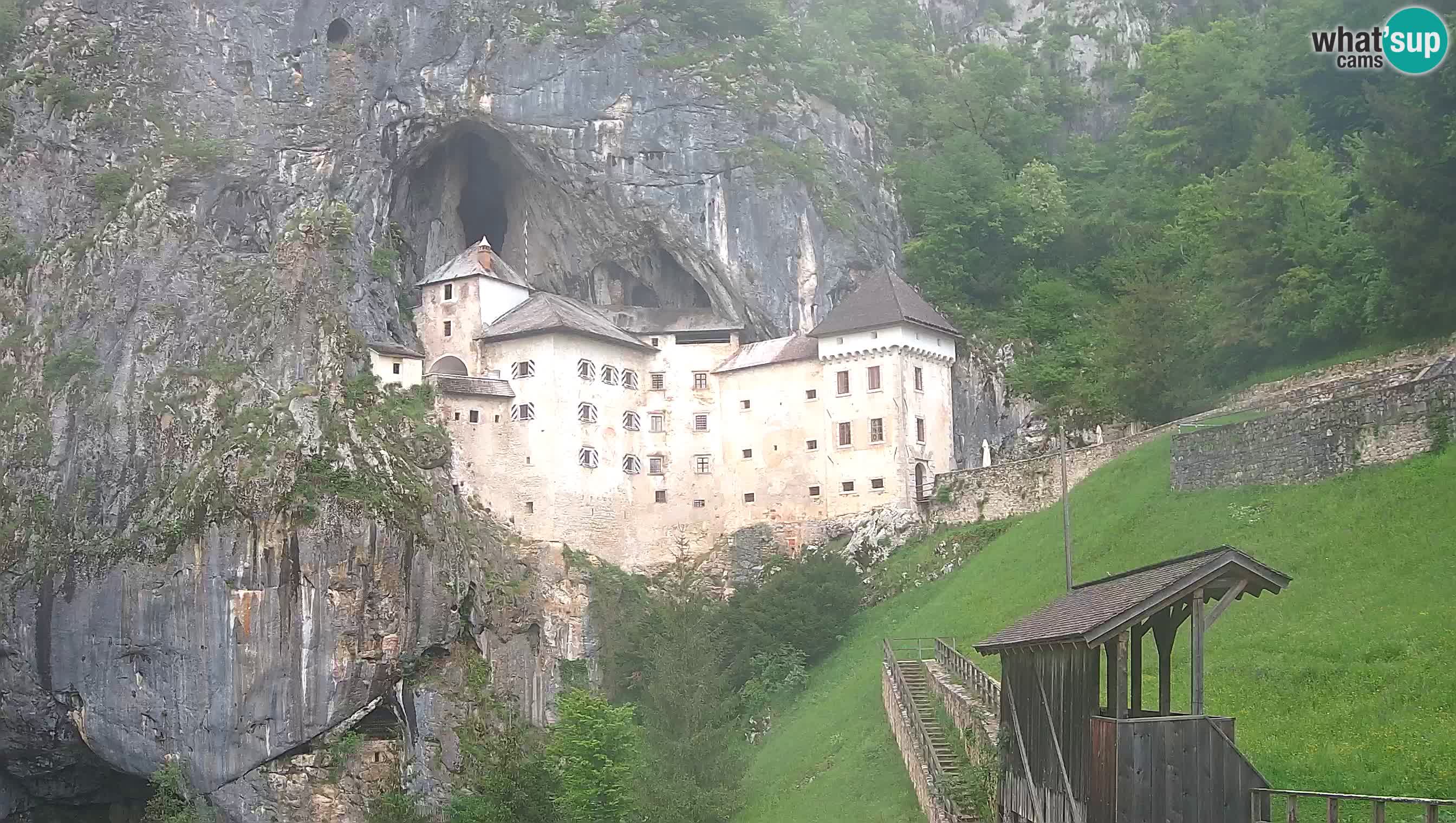 Live Webcam Grad Predjama – Château de Predjama – Postojna – Slovénie