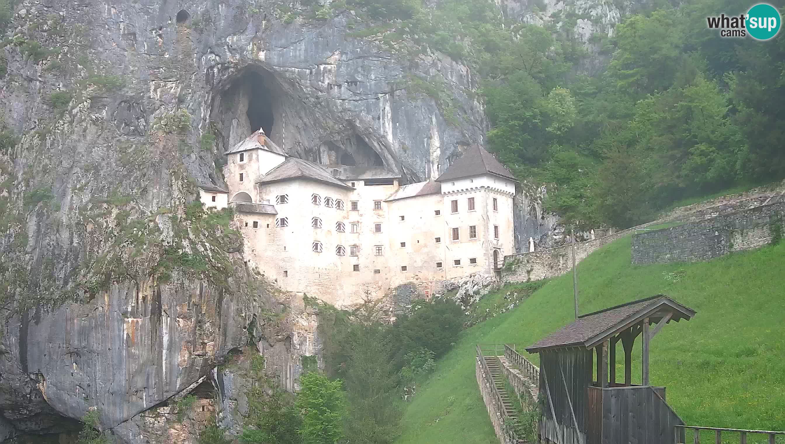 Live Webcam Höhlenburg Predjama – Postojna – Slowenien