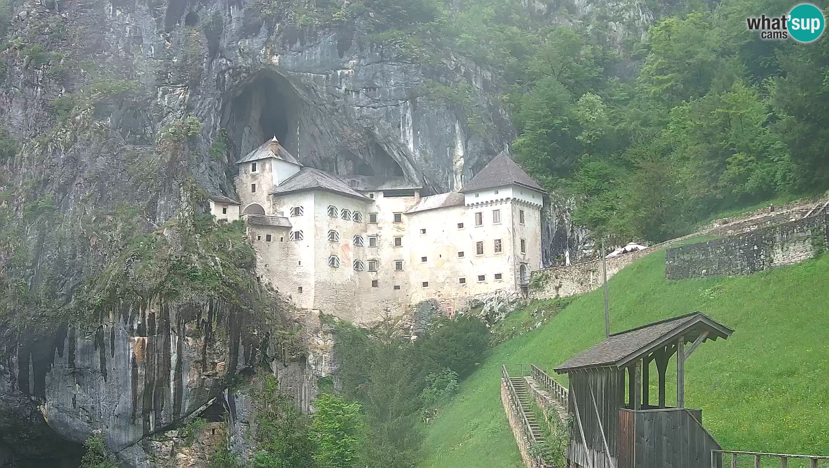 Live Webcam Grad Predjama – Château de Predjama – Postojna – Slovénie