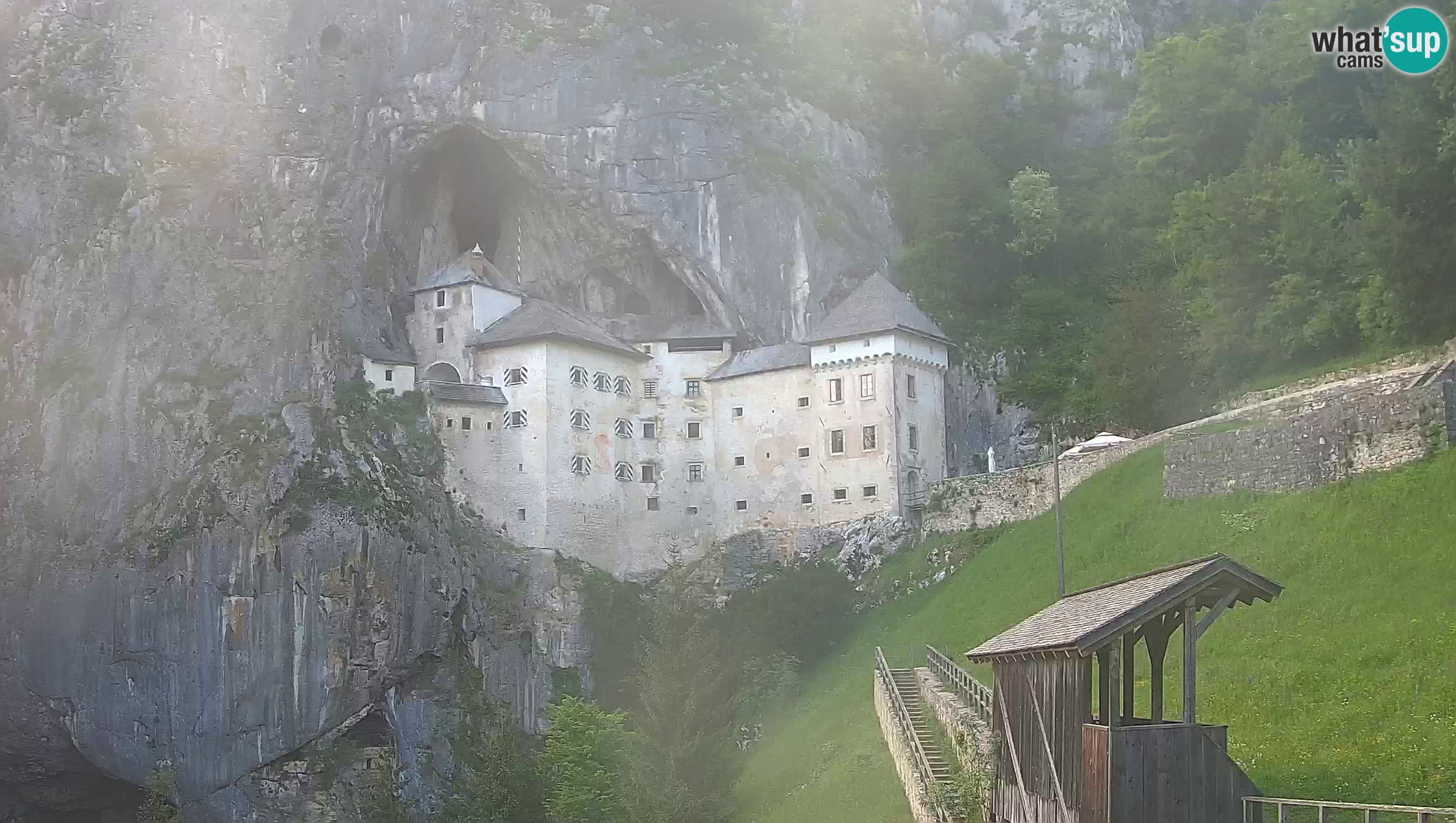 Live Webcam Höhlenburg Predjama – Postojna – Slowenien
