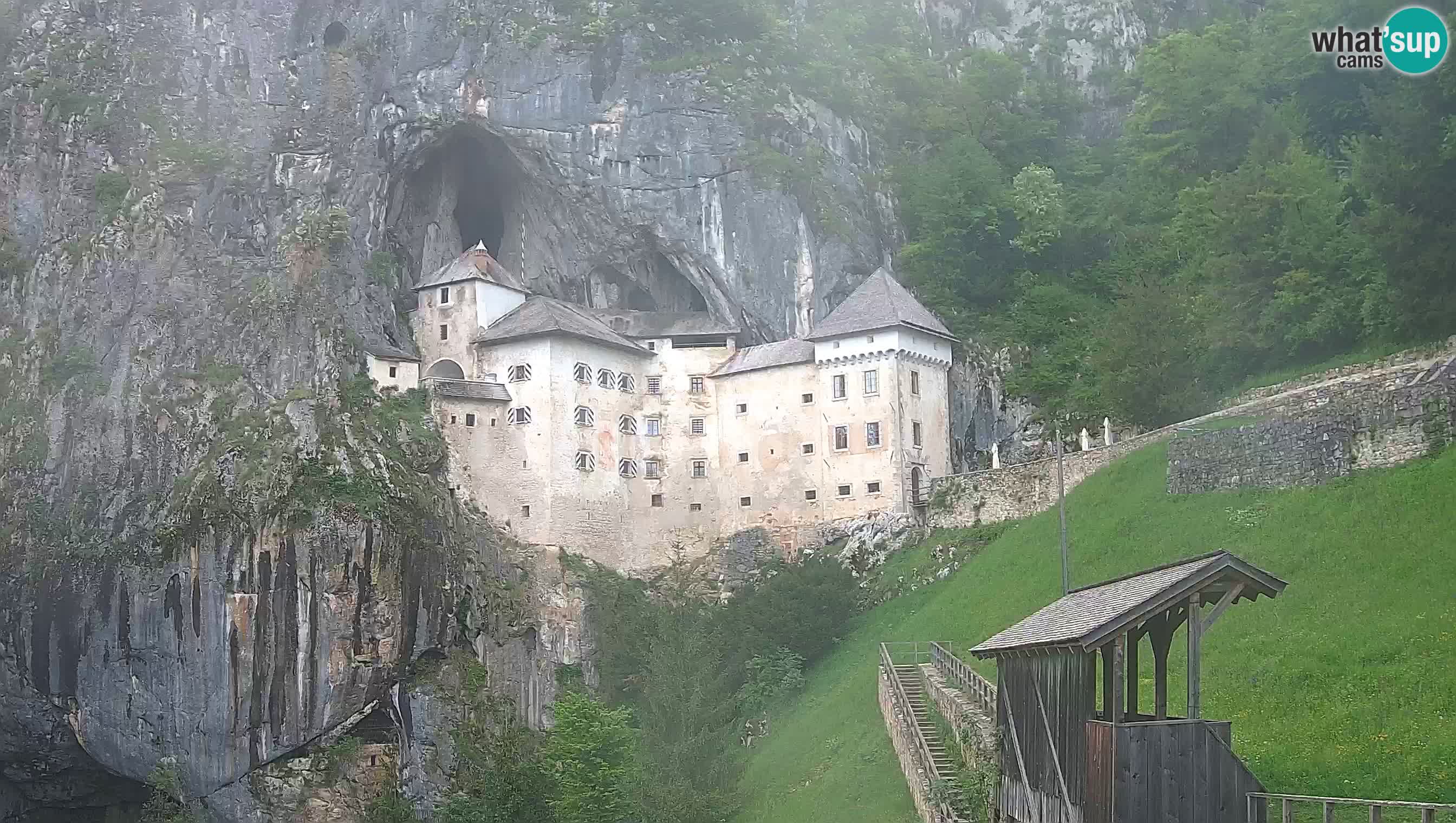 Live Webcam Grad Predjama – Château de Predjama – Postojna – Slovénie