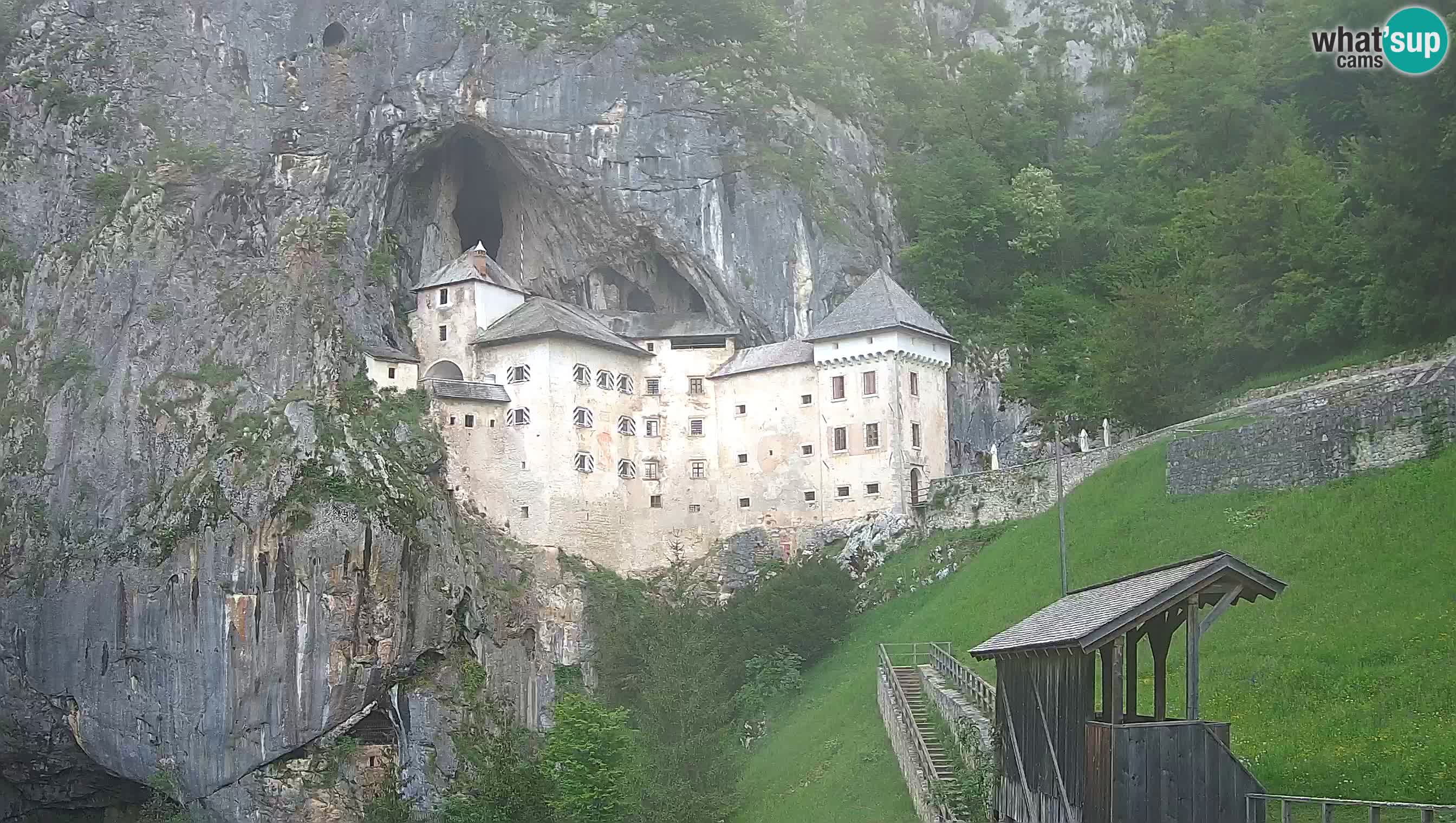 Live Webcam Grad Predjama – Château de Predjama – Postojna – Slovénie