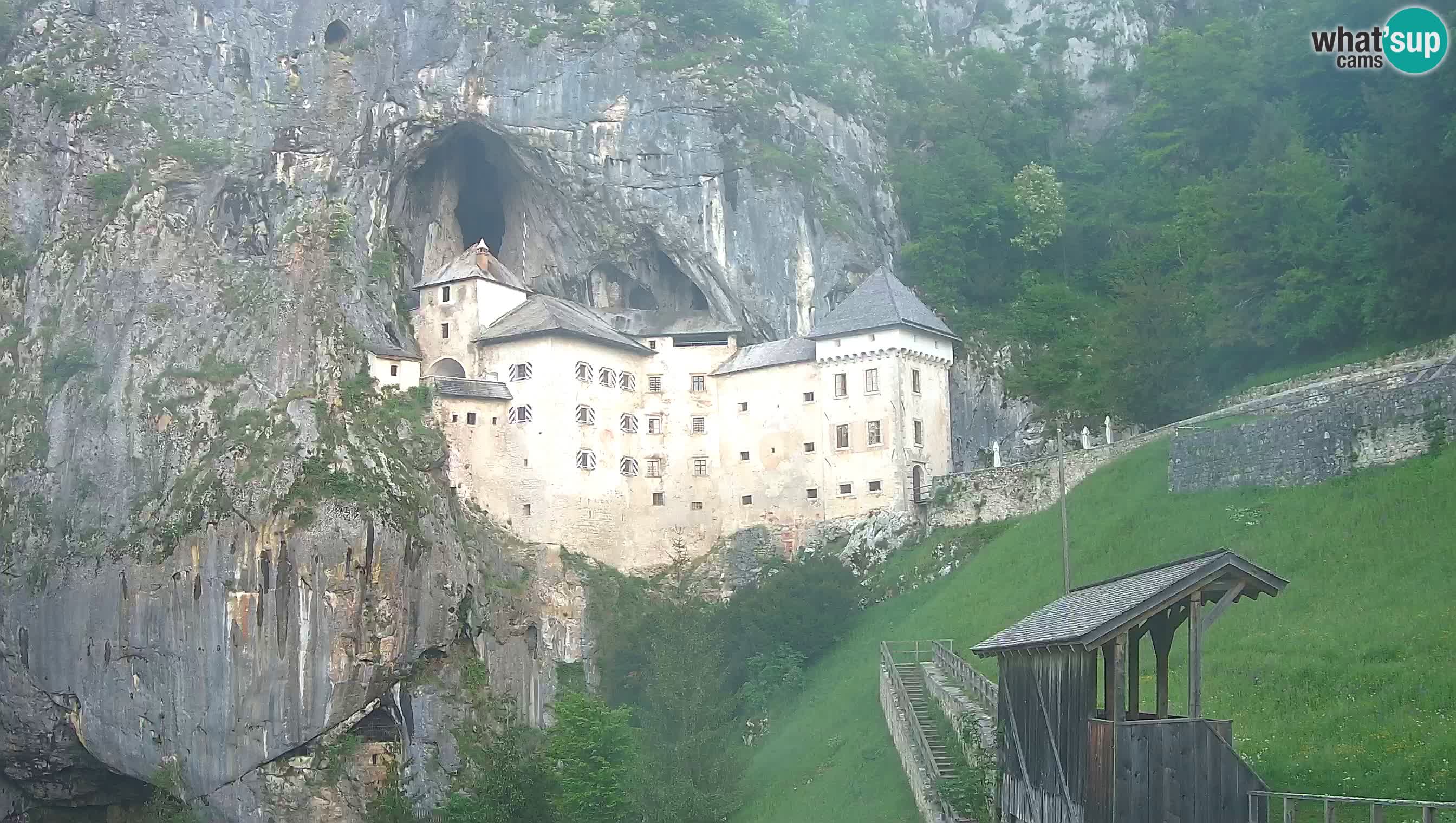Web kamera Predjamski dvorac – Postojna – Slovenija