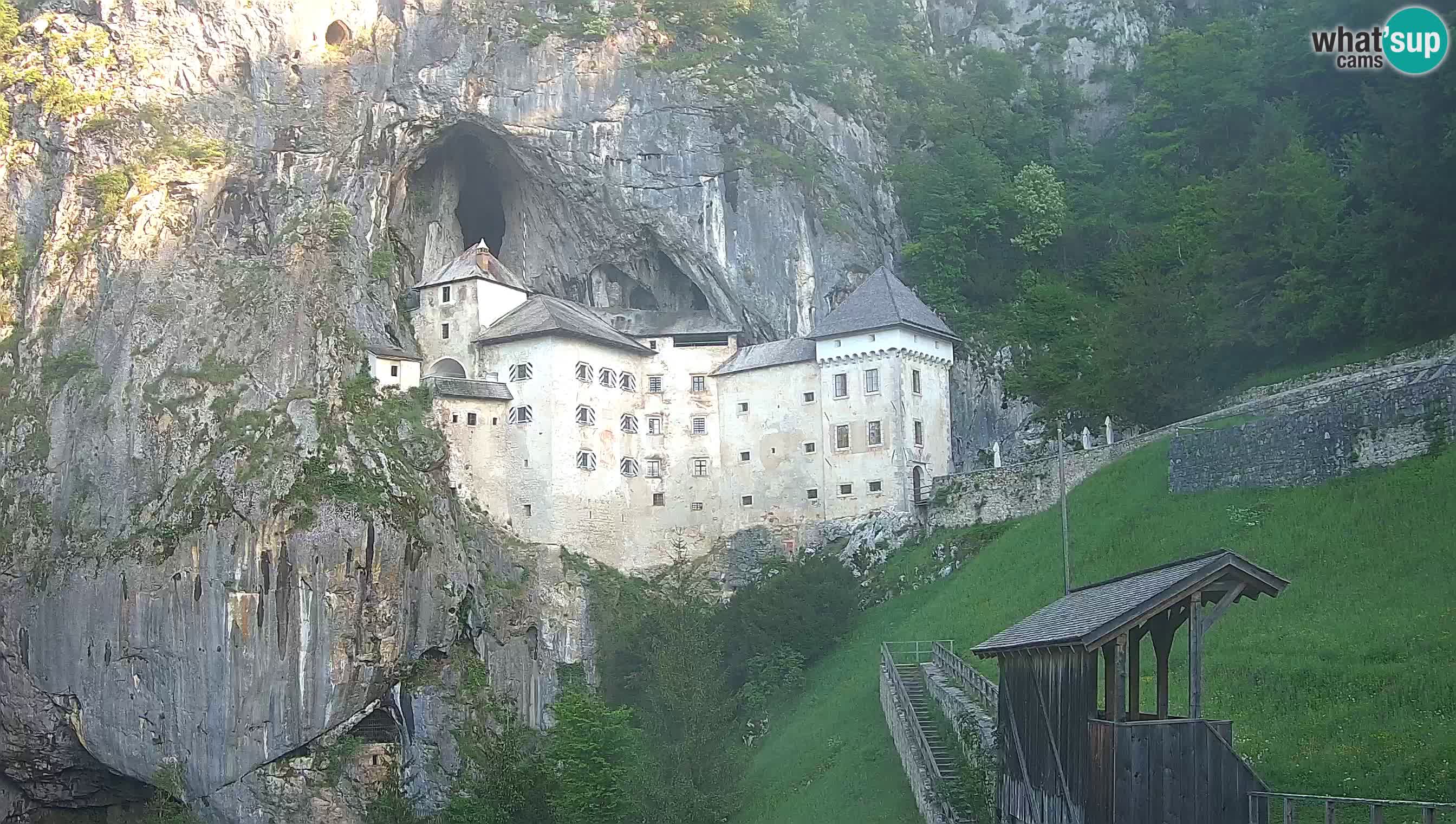 Live Webcam Grad Predjama – Château de Predjama – Postojna – Slovénie