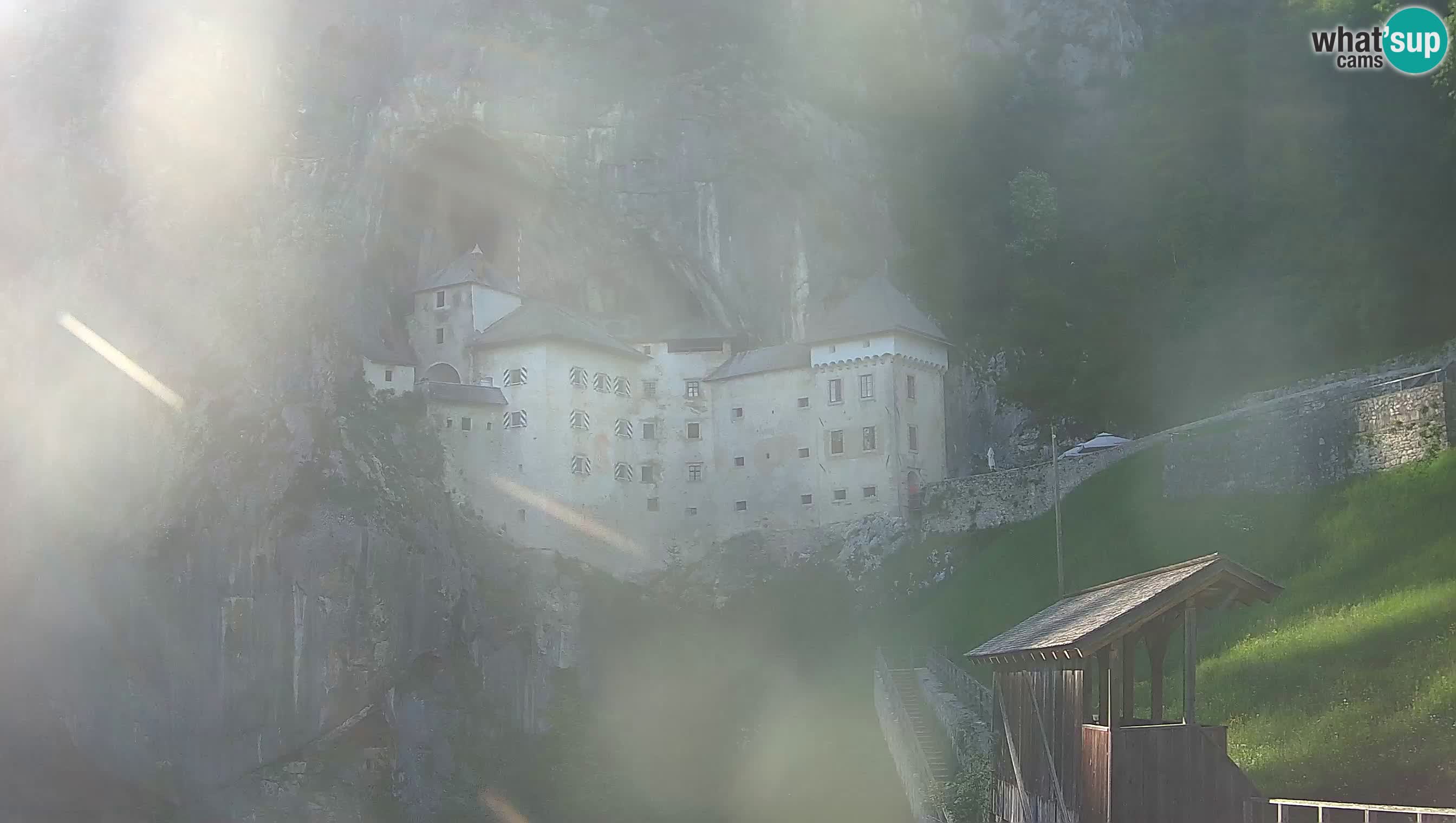 Live Webcam Höhlenburg Predjama – Postojna – Slowenien