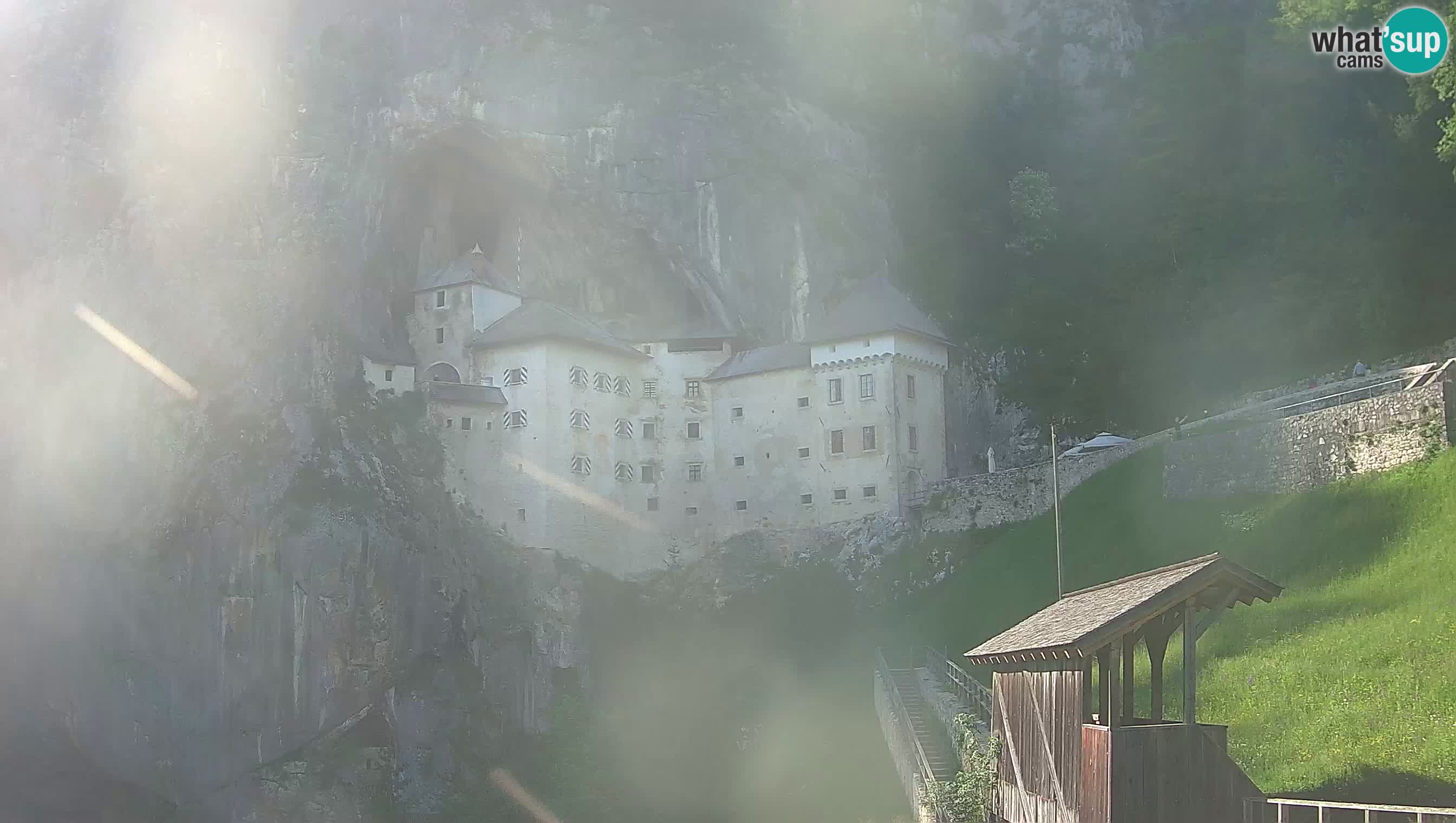 Live Webcam Grad Predjama – Château de Predjama – Postojna – Slovénie