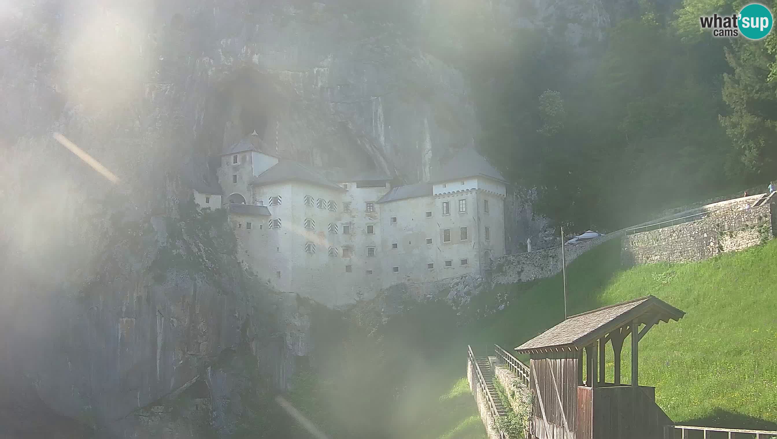 Live Webcam Höhlenburg Predjama – Postojna – Slowenien