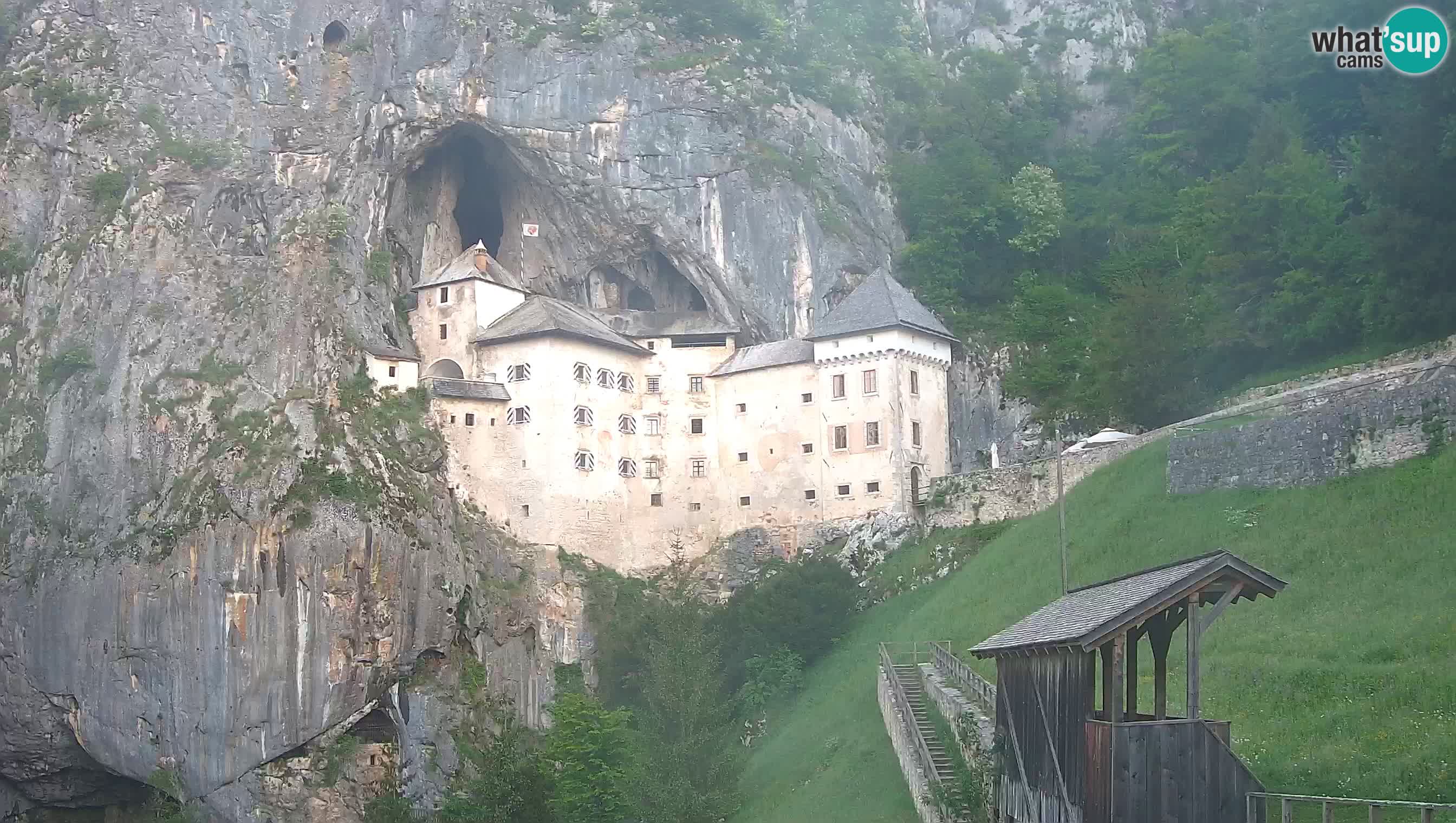 Web kamera Predjamski dvorac – Postojna – Slovenija