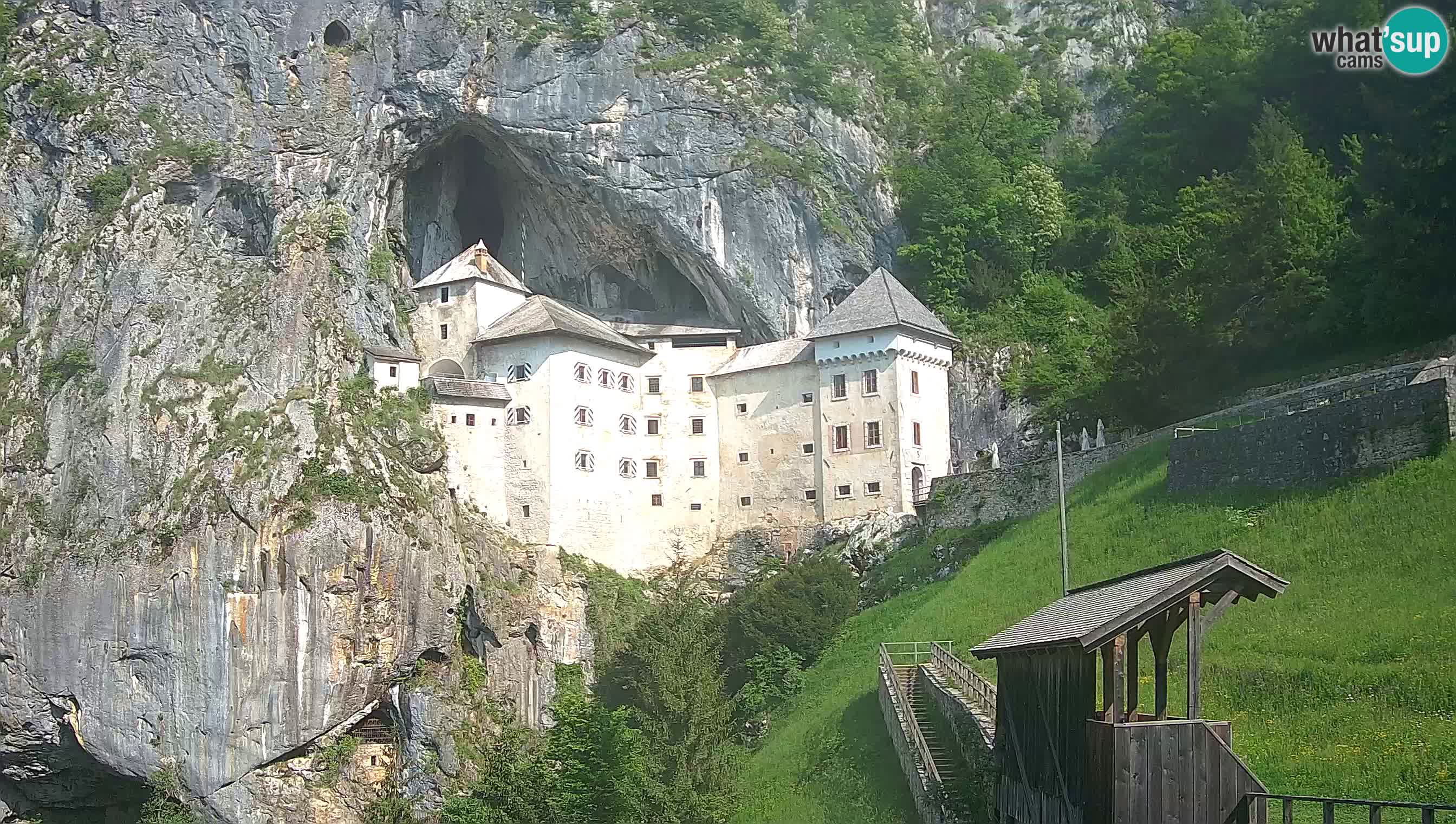 Spletna kamera Predjamski grad – Grad Predjama – Postojna