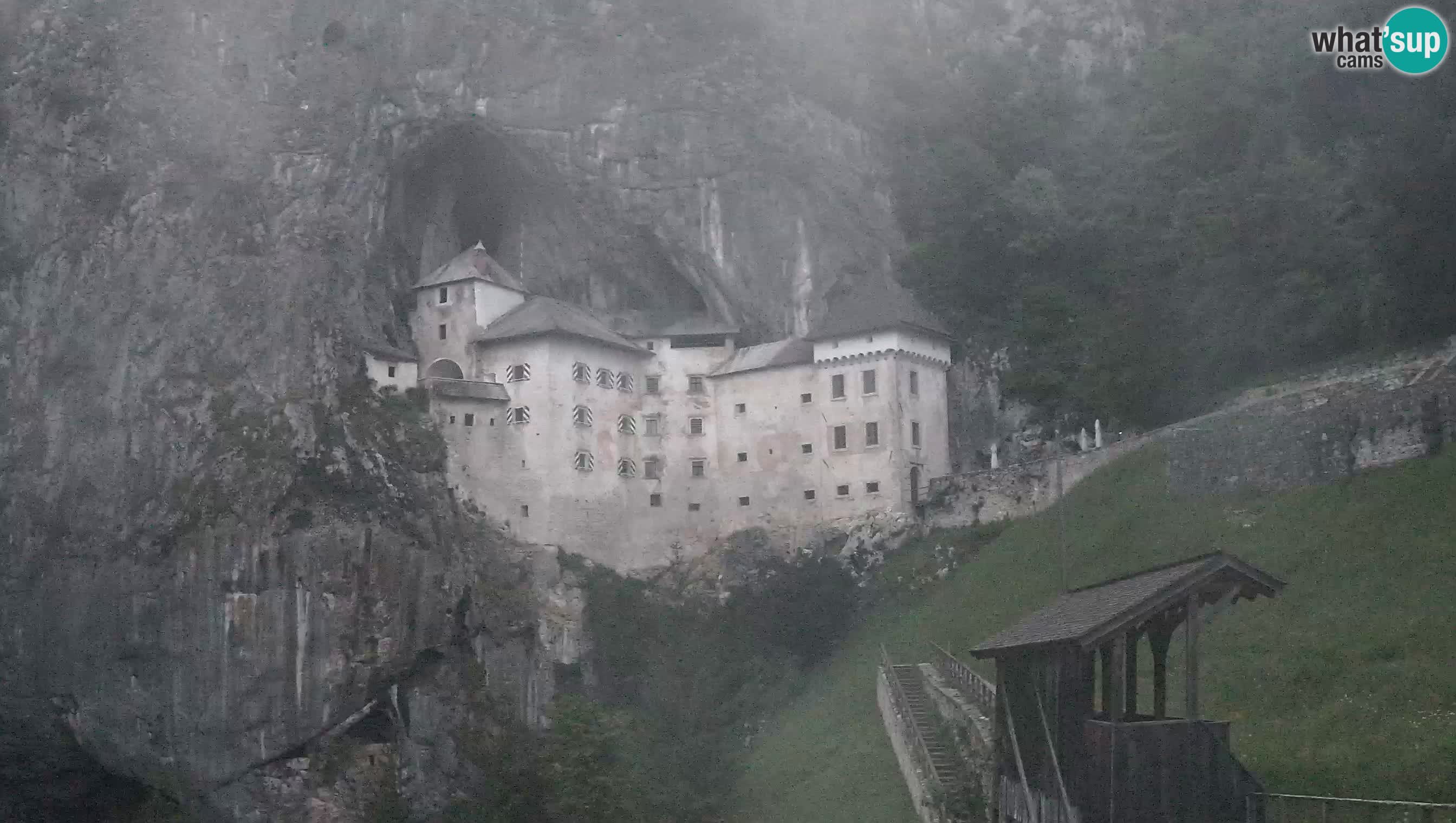 Live Webcam Grad Predjama – Château de Predjama – Postojna – Slovénie