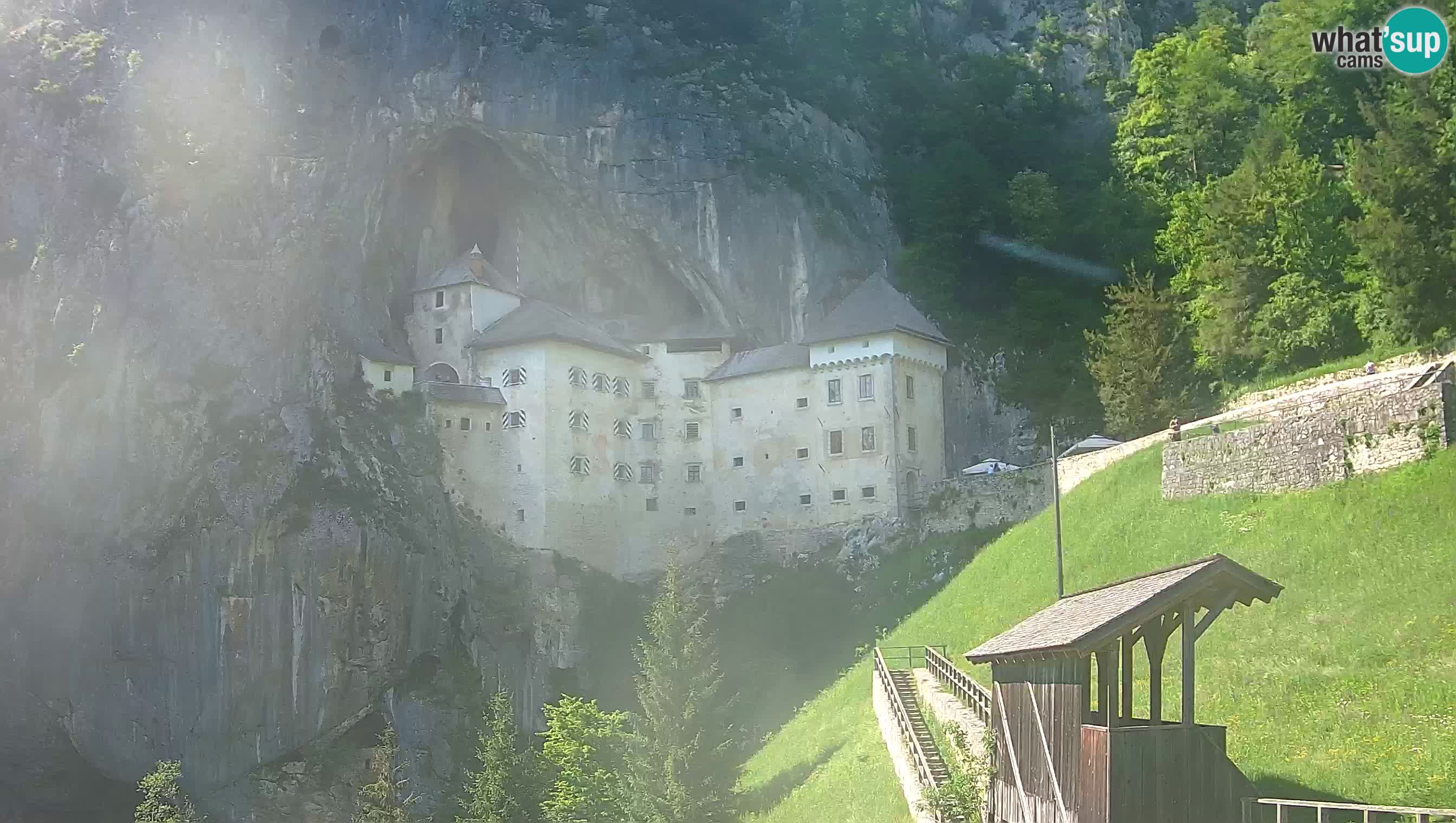 Live Webcam Predjamski grad – Predjama Castle – Postojna – Slovenia