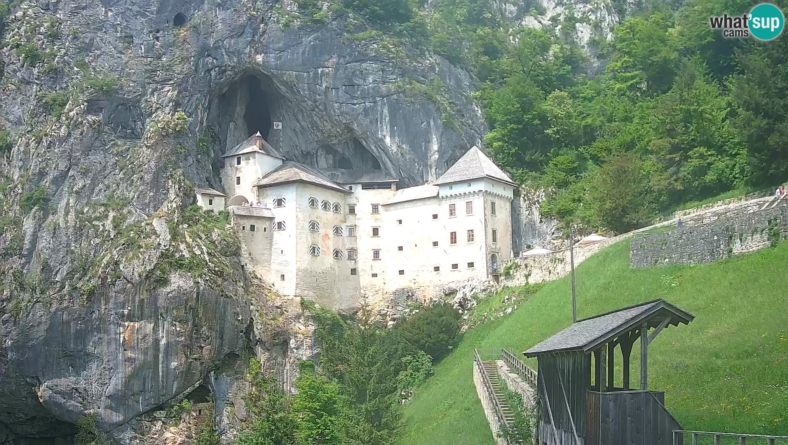 Live Webcam Grad Predjama – Château de Predjama – Postojna – Slovénie
