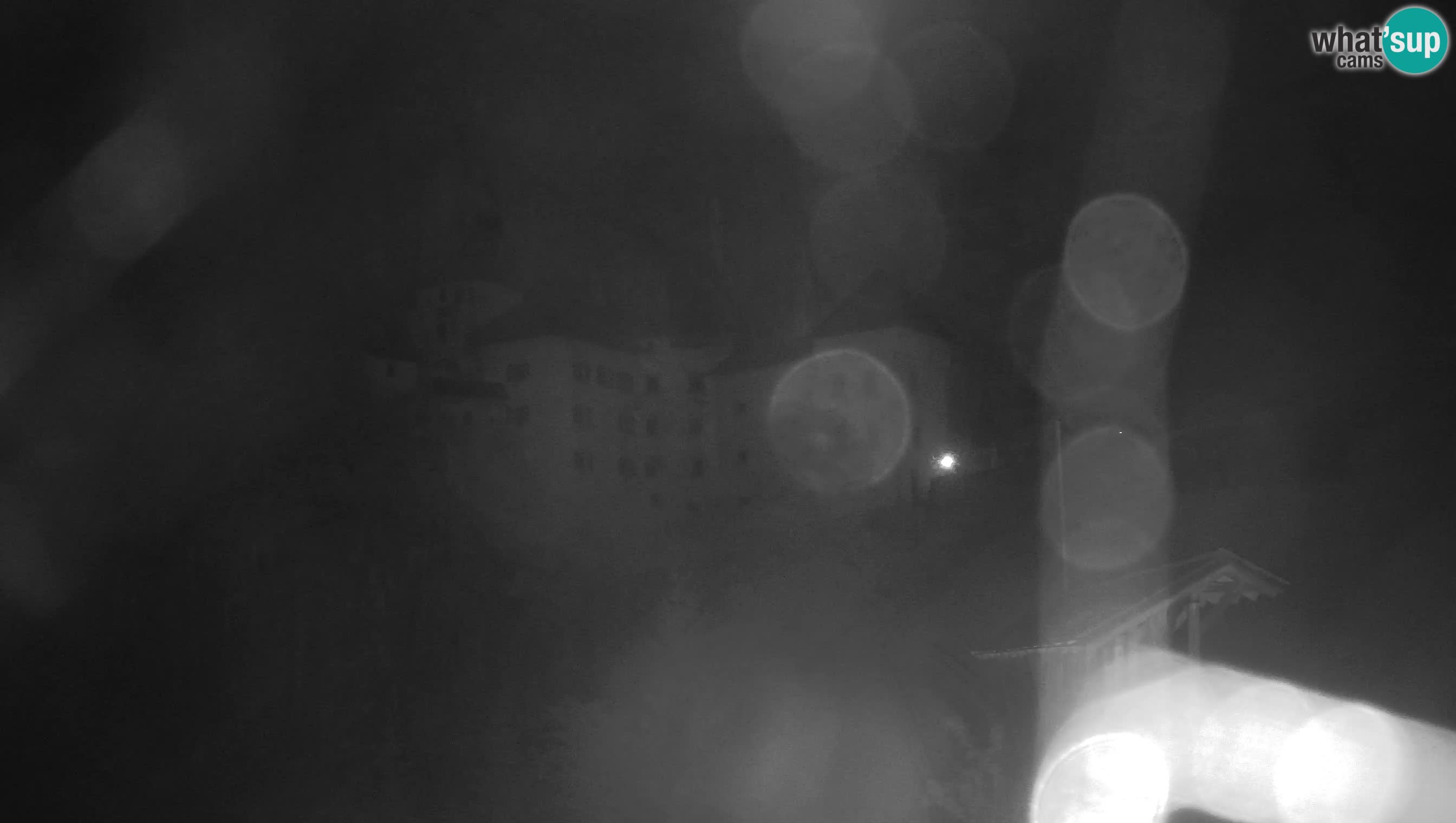 Spletna kamera Predjamski grad – Grad Predjama – Postojna