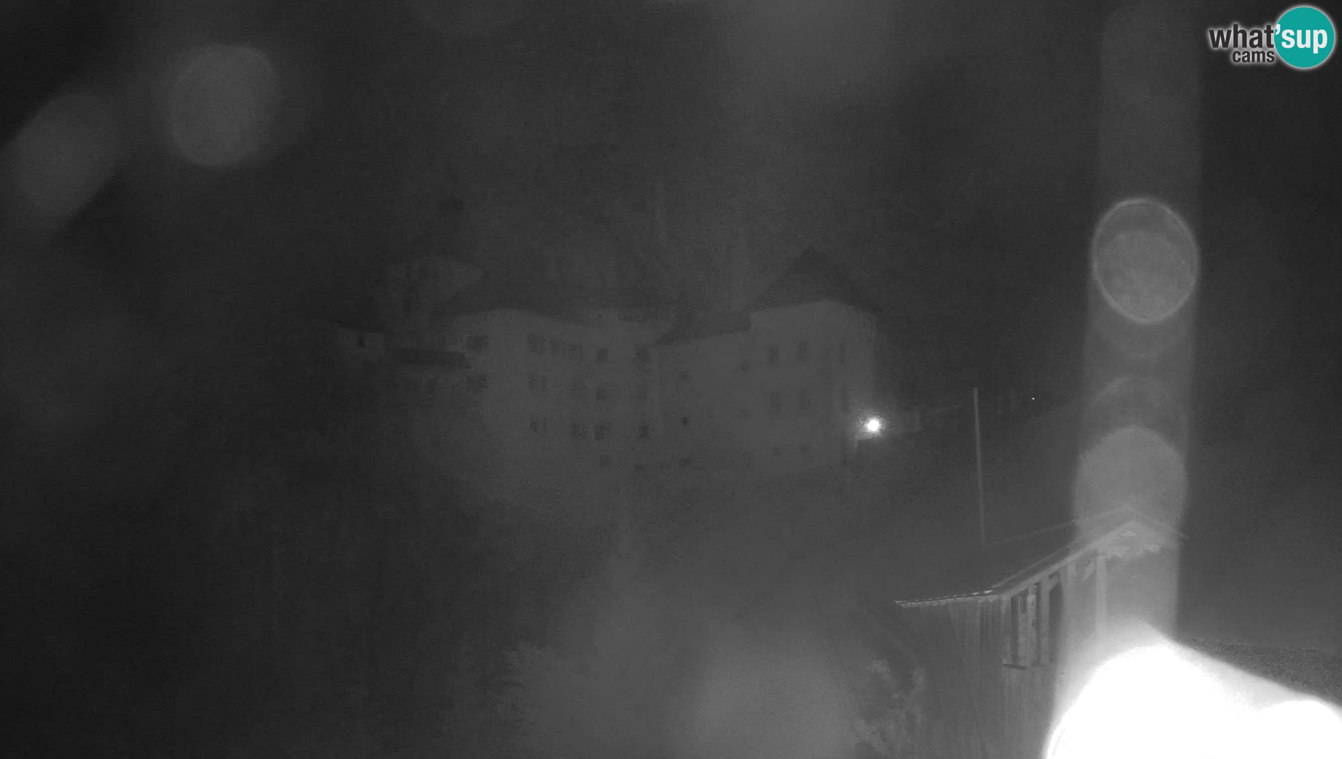 Spletna kamera Predjamski grad – Grad Predjama – Postojna