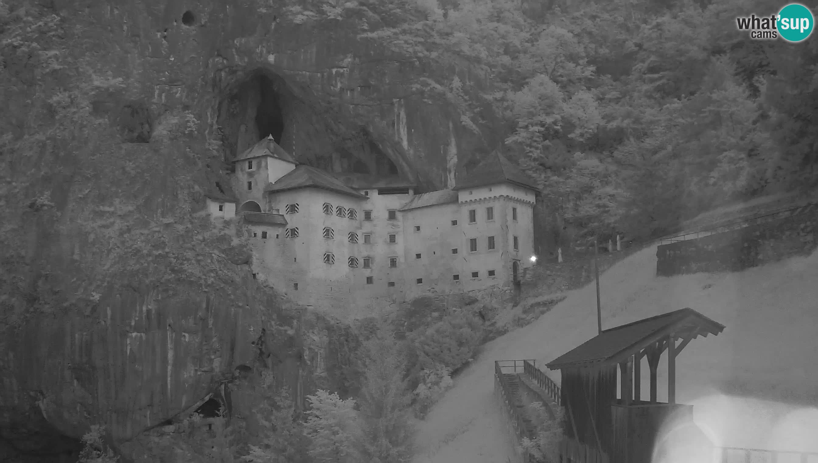 Live Webcam Höhlenburg Predjama – Postojna – Slowenien