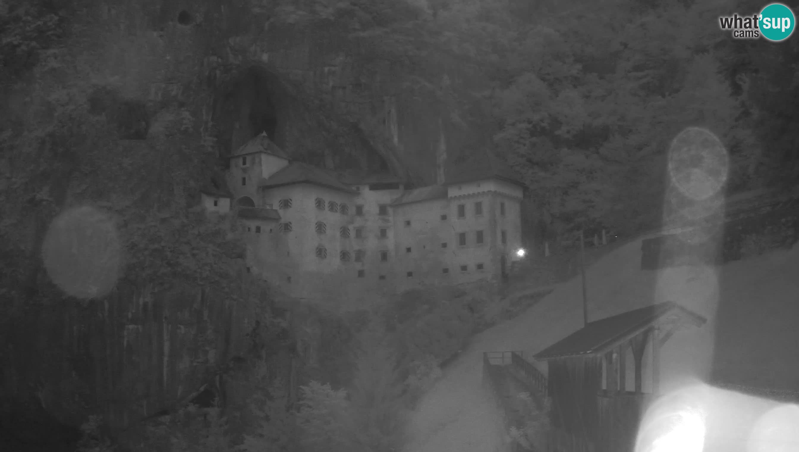 Live Webcam Höhlenburg Predjama – Postojna – Slowenien
