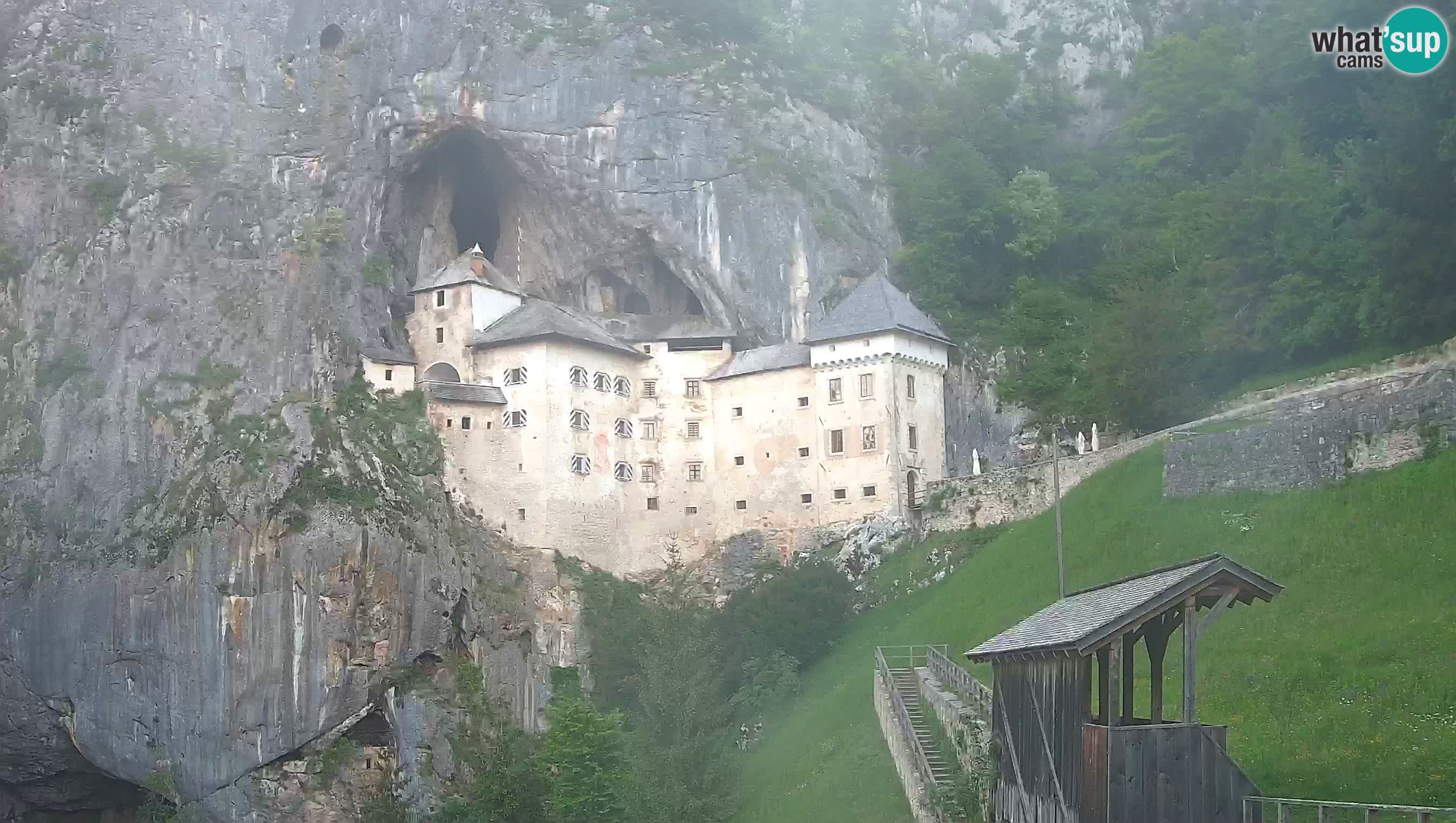 Live Webcam Höhlenburg Predjama – Postojna – Slowenien