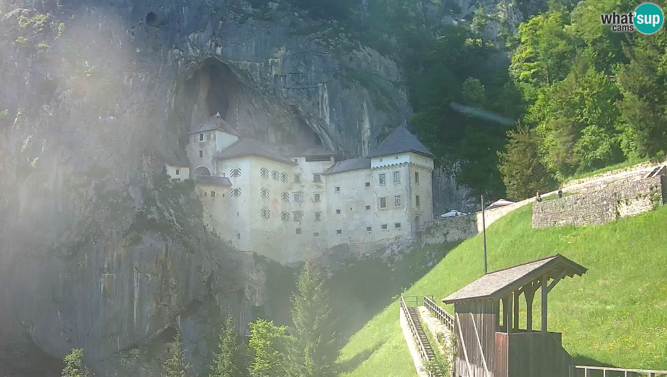 Live Webcam Predjamski grad – Predjama Castle – Postojna – Slovenia