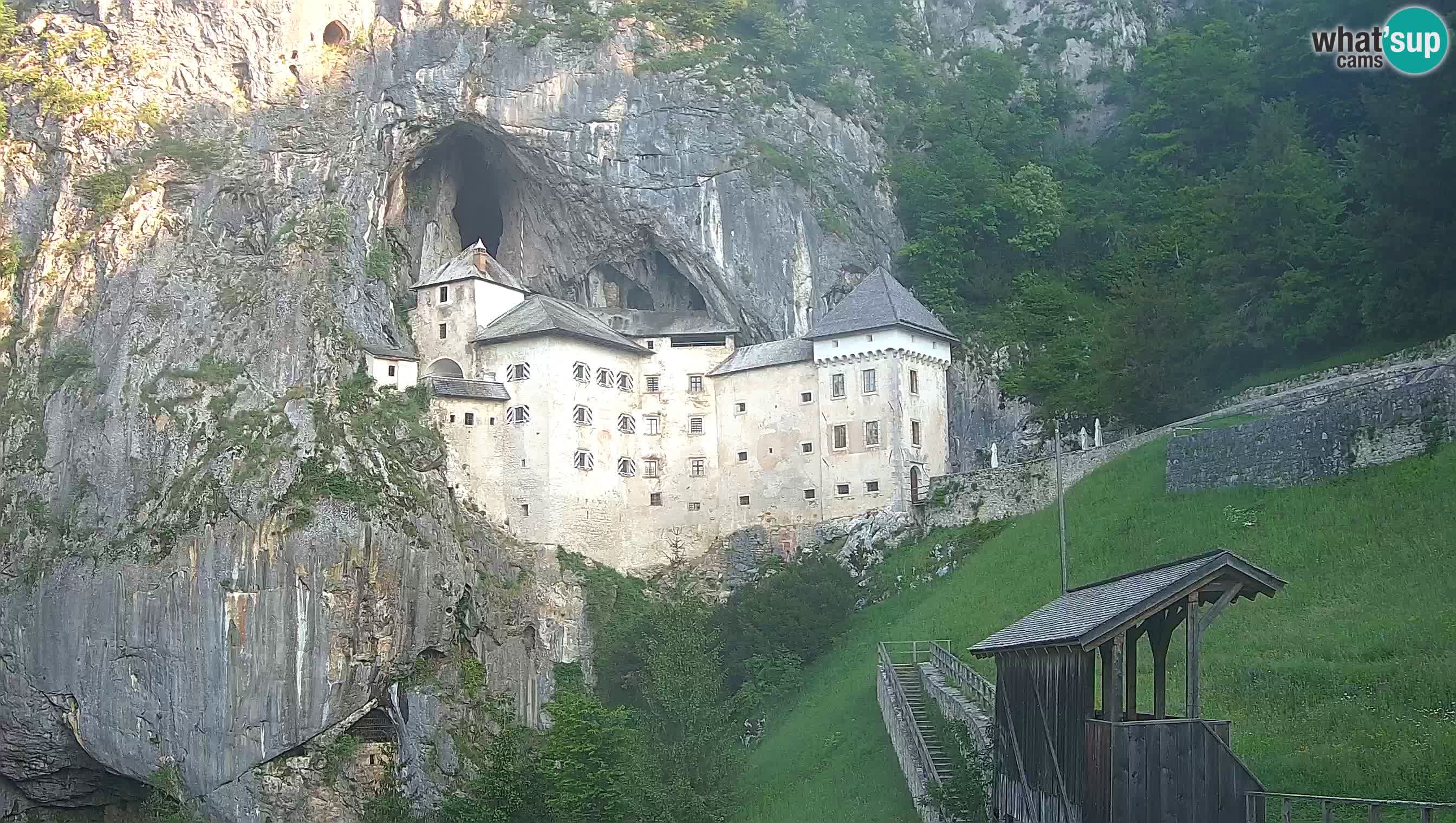 Live Webcam Höhlenburg Predjama – Postojna – Slowenien