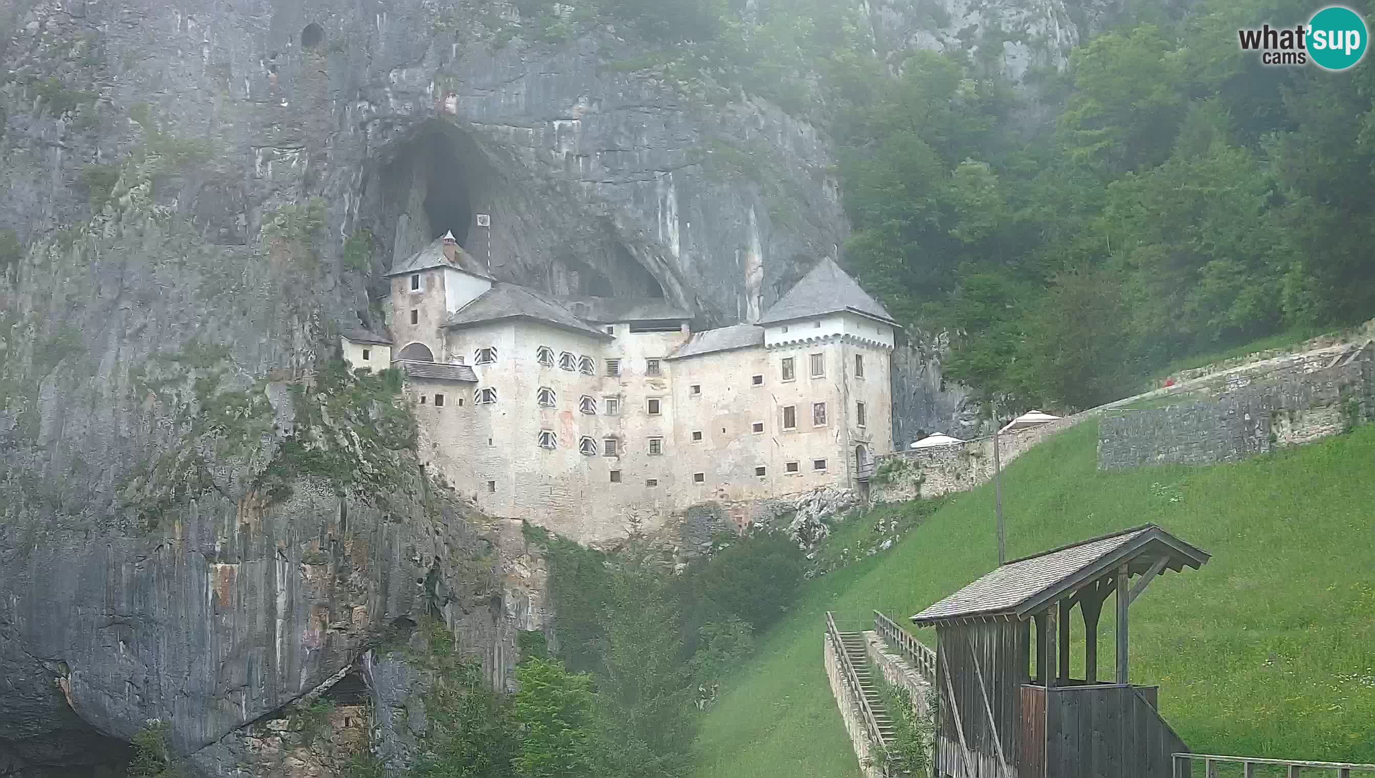 Web kamera Predjamski dvorac – Postojna – Slovenija