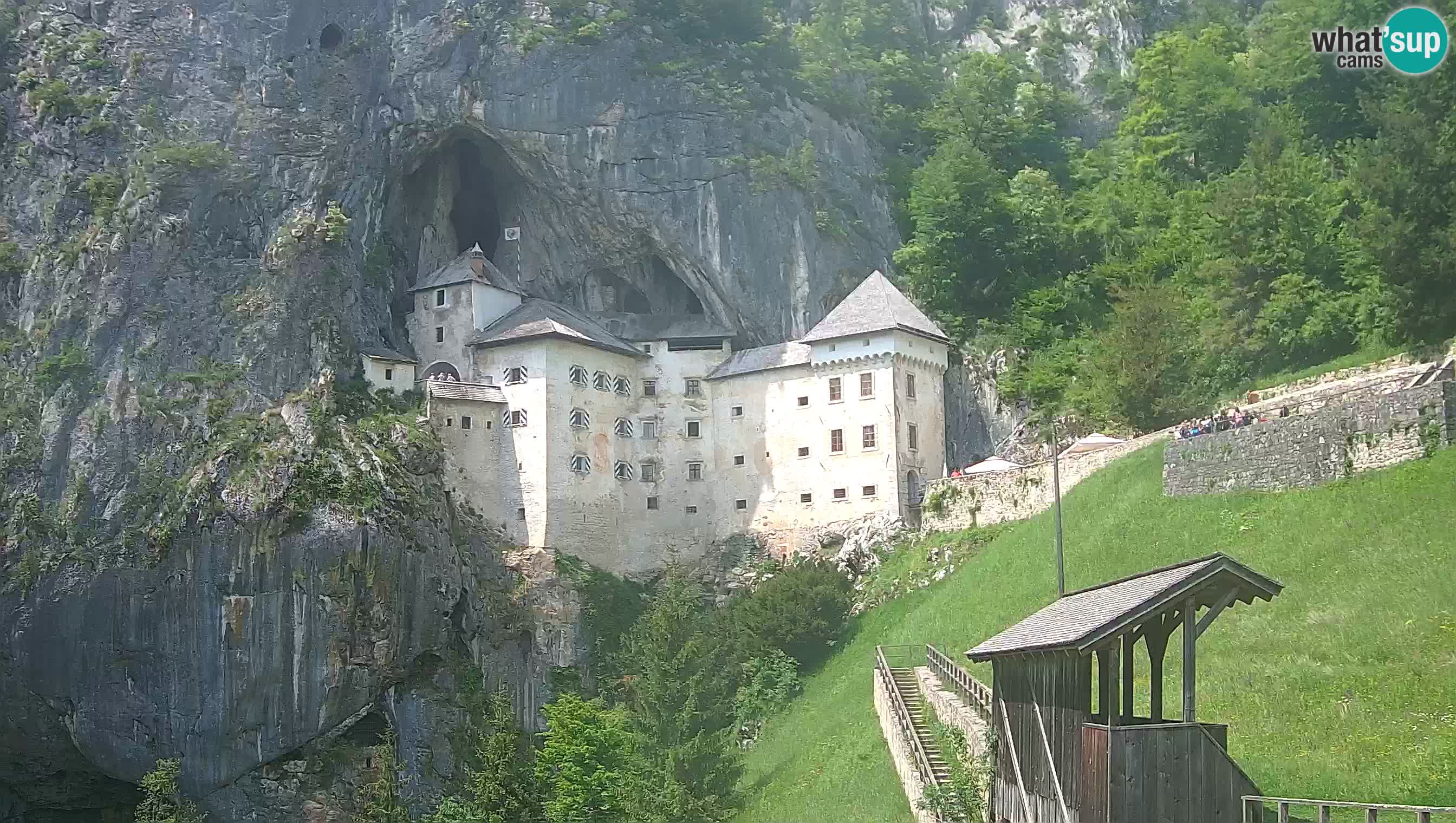 Live Webcam Grad Predjama – Château de Predjama – Postojna – Slovénie