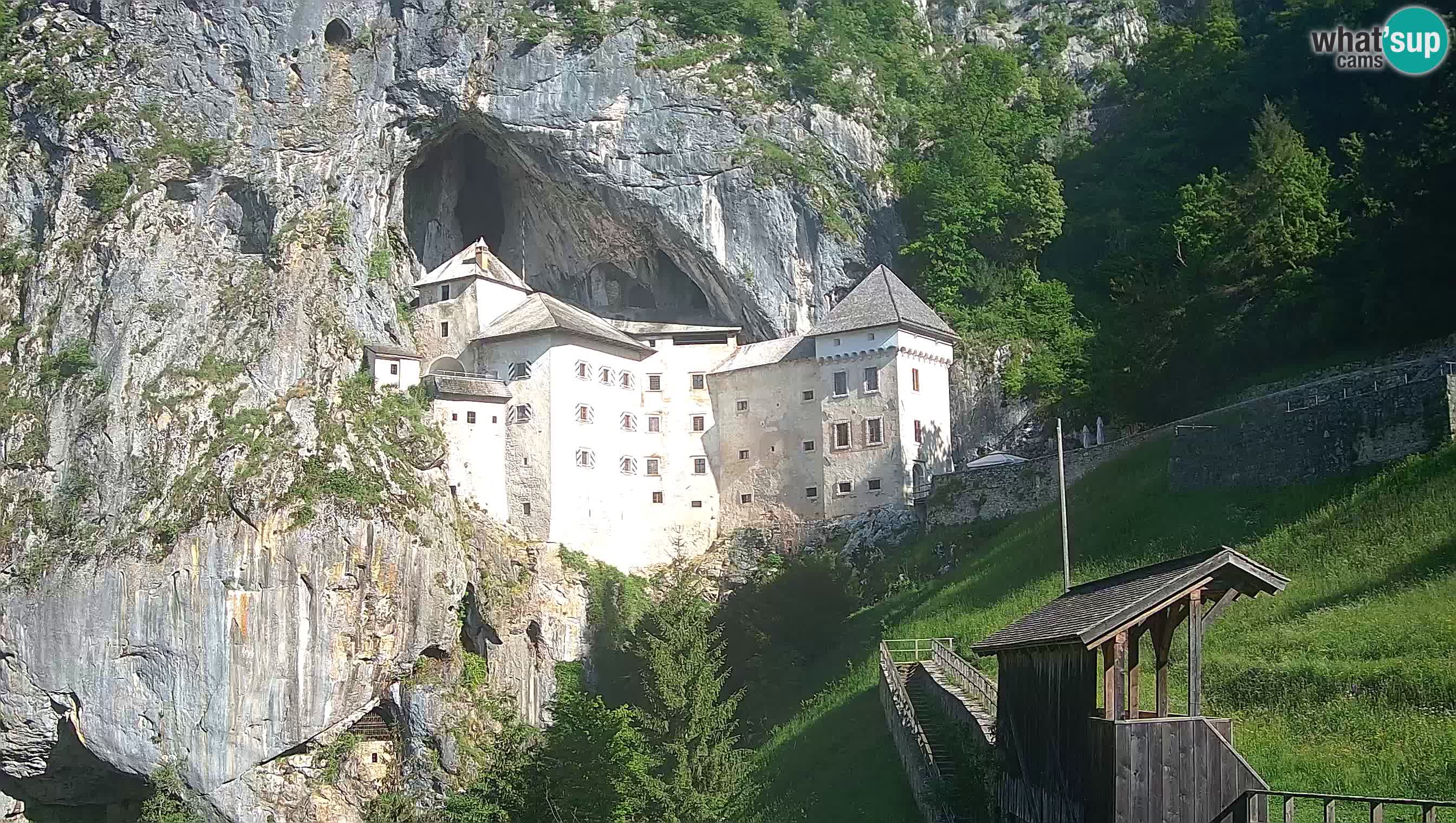 Spletna kamera Predjamski grad – Grad Predjama – Postojna