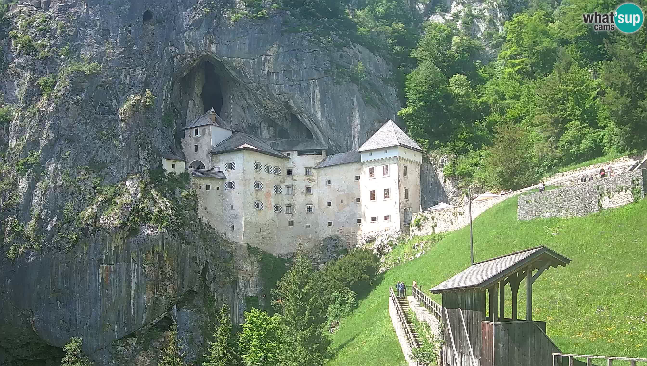 Spletna kamera Predjamski grad – Grad Predjama – Postojna