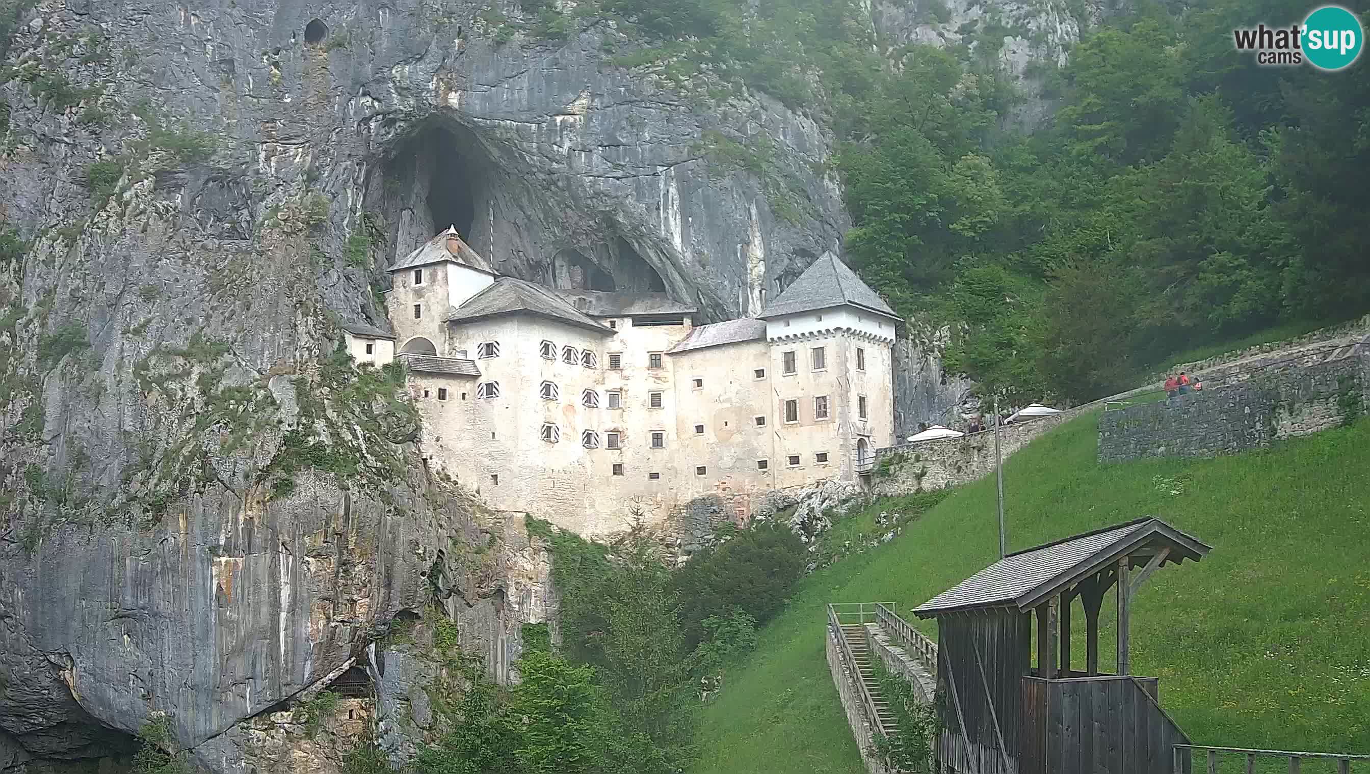 Spletna kamera Predjamski grad – Grad Predjama – Postojna