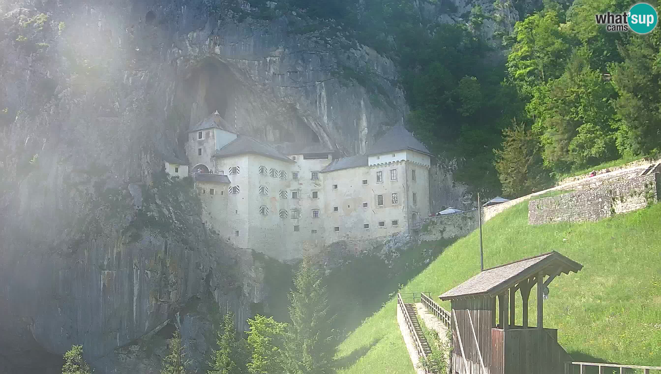 Web kamera Predjamski dvorac – Postojna – Slovenija