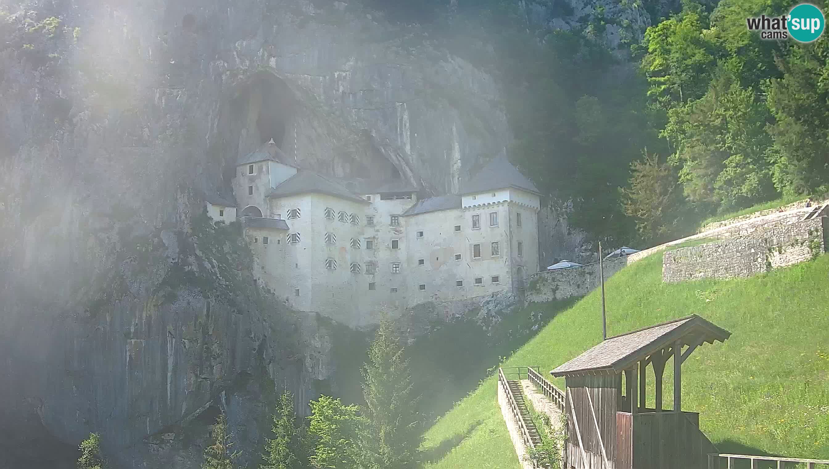 Web kamera Predjamski dvorac – Postojna – Slovenija