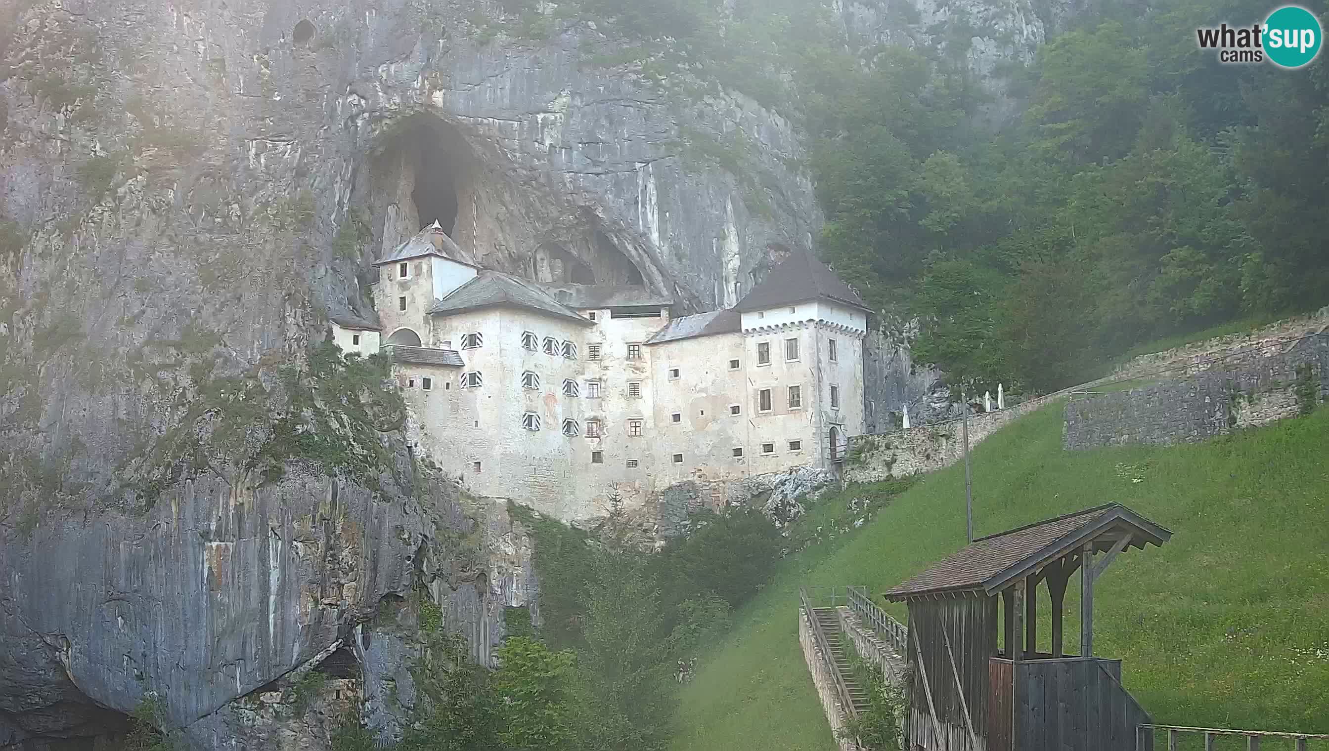 Live Webcam Grad Predjama – Château de Predjama – Postojna – Slovénie