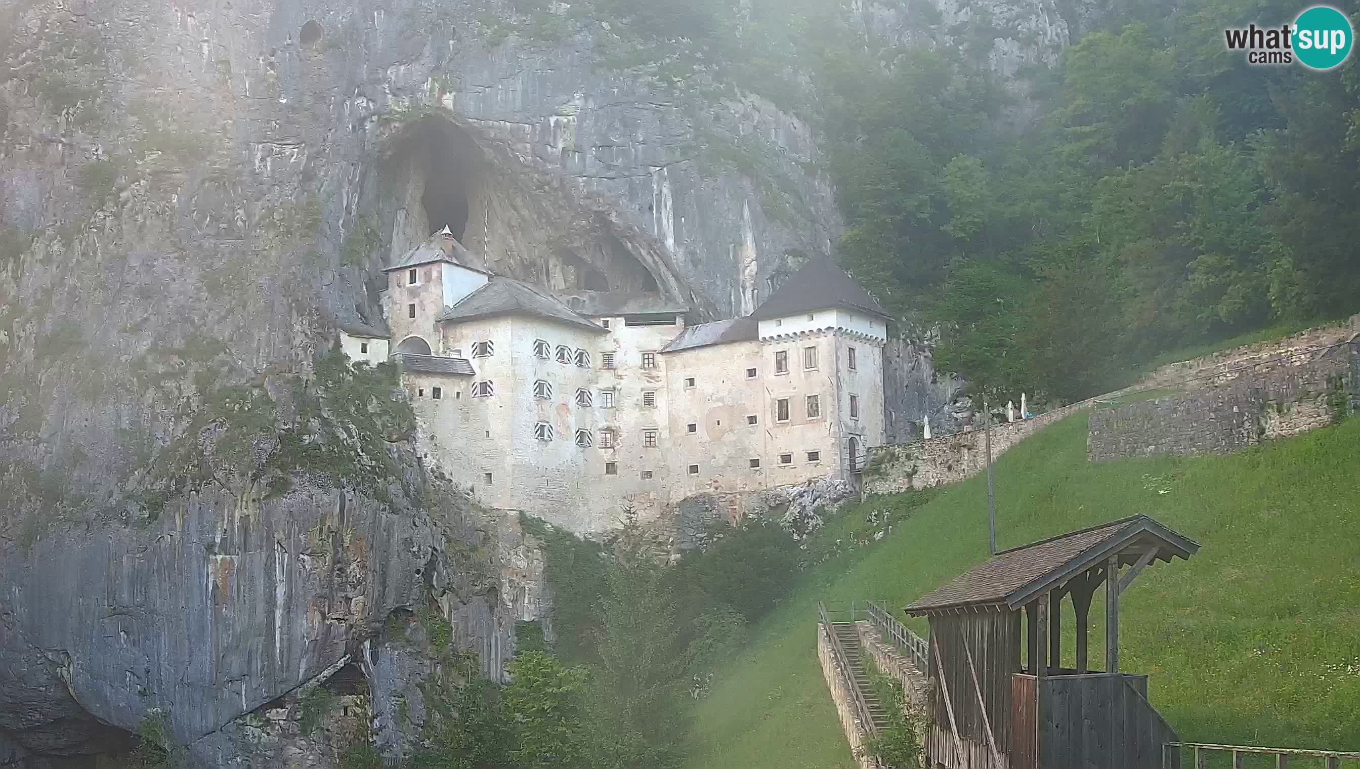 Live Webcam Grad Predjama – Château de Predjama – Postojna – Slovénie