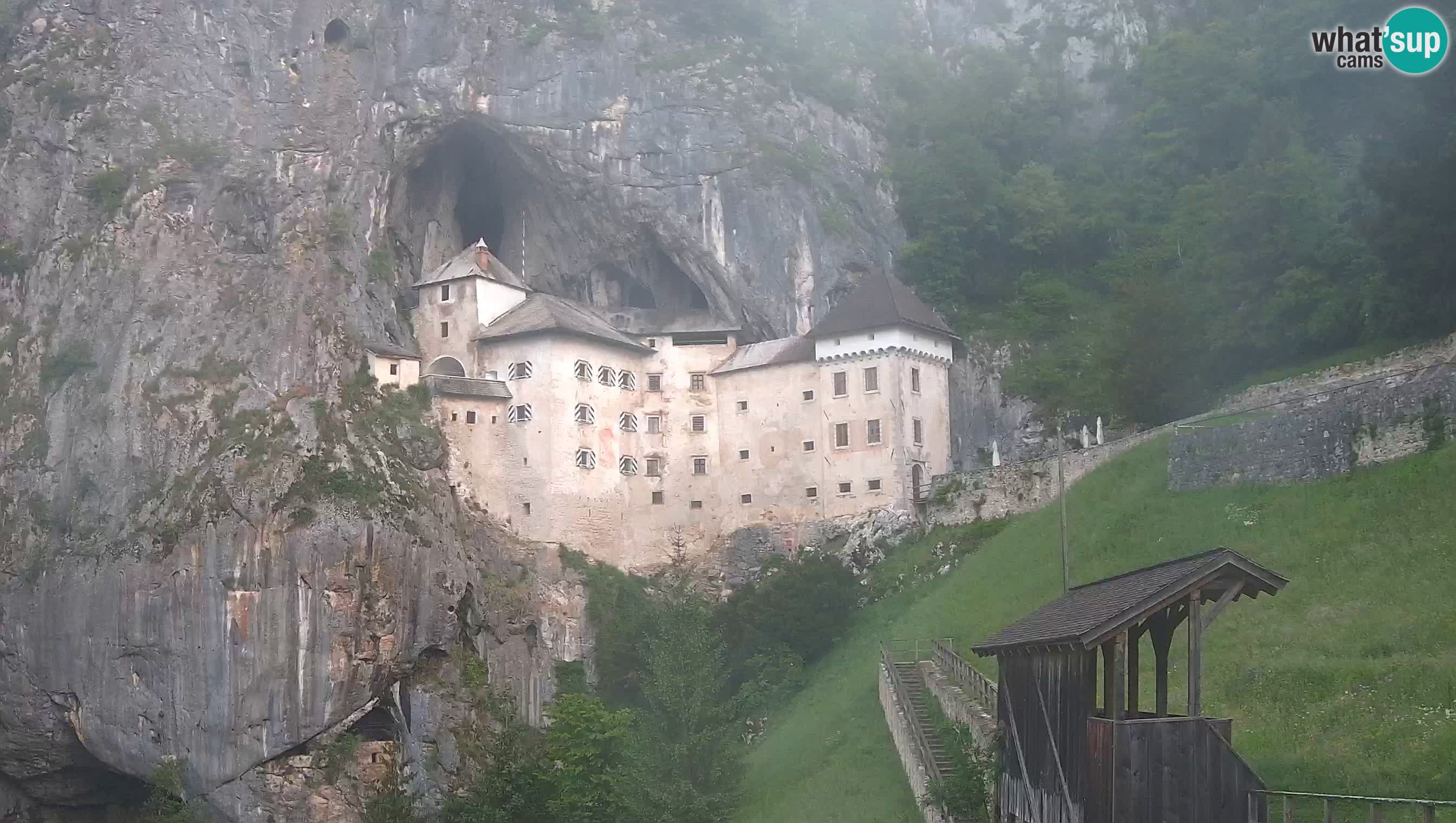 Live Webcam Höhlenburg Predjama – Postojna – Slowenien