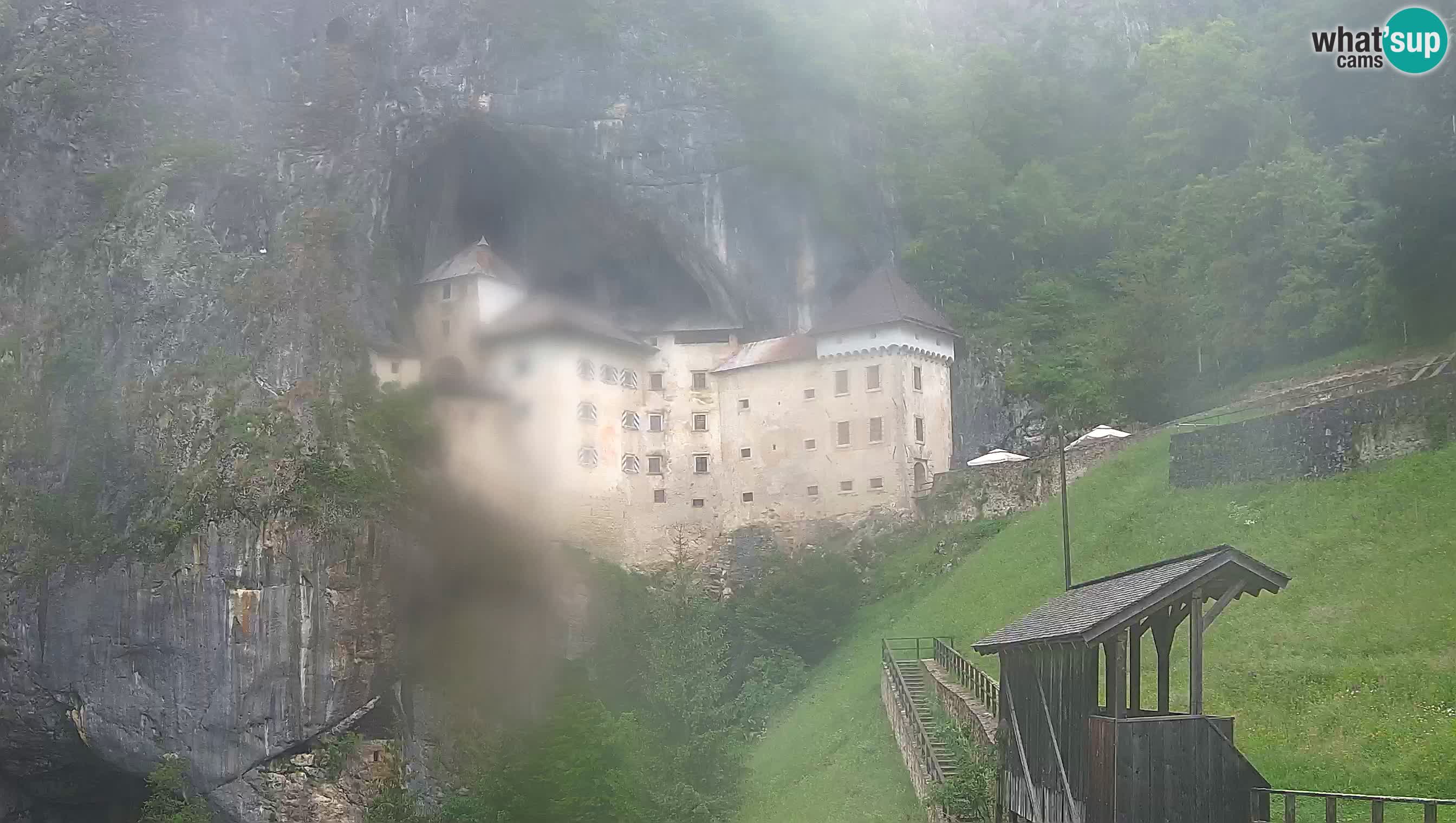 Spletna kamera Predjamski grad – Grad Predjama – Postojna