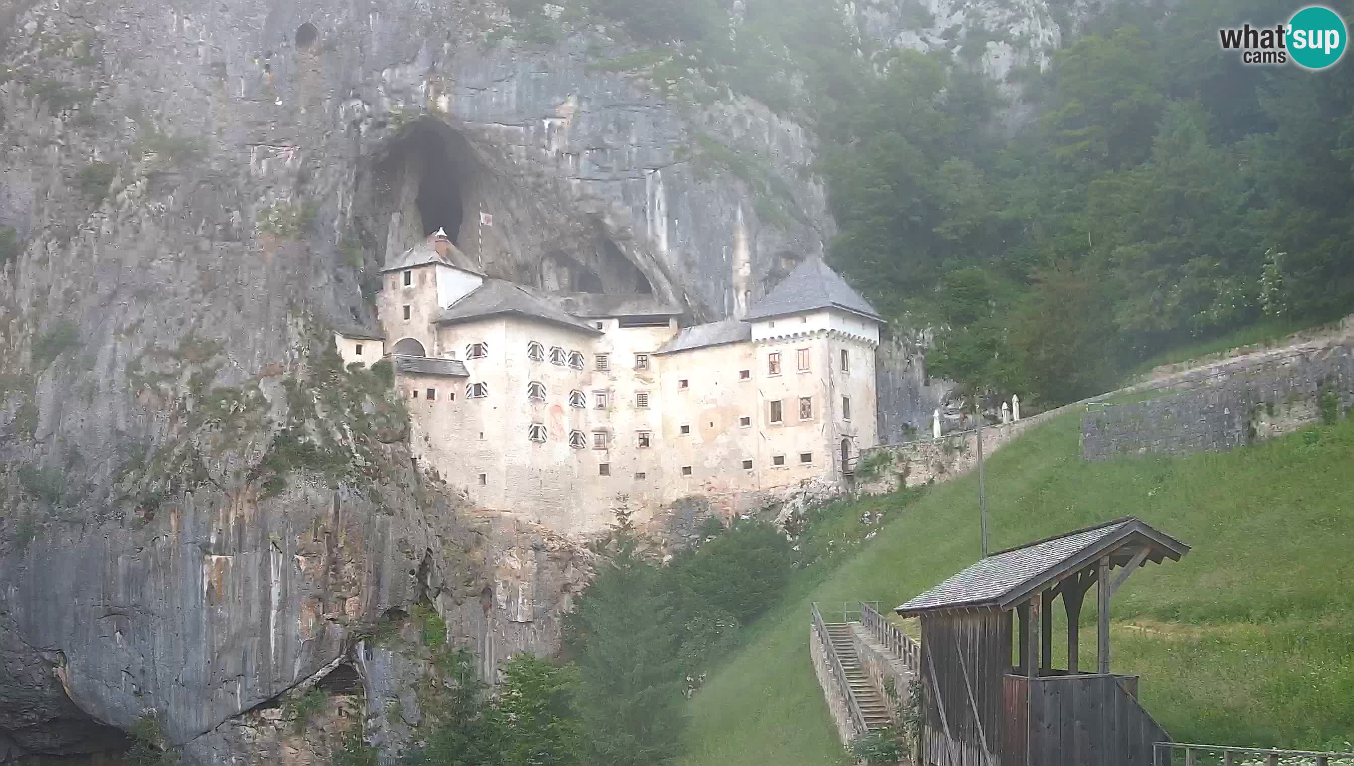 Live Webcam Grad Predjama – Château de Predjama – Postojna – Slovénie