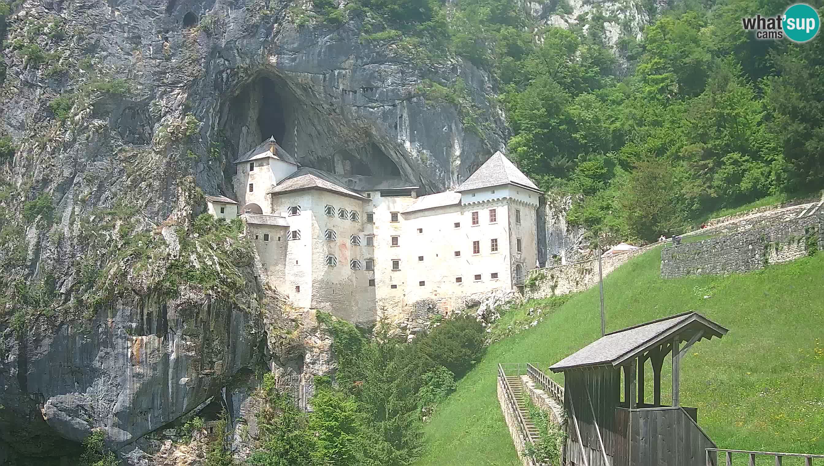 Live Webcam Grad Predjama – Château de Predjama – Postojna – Slovénie