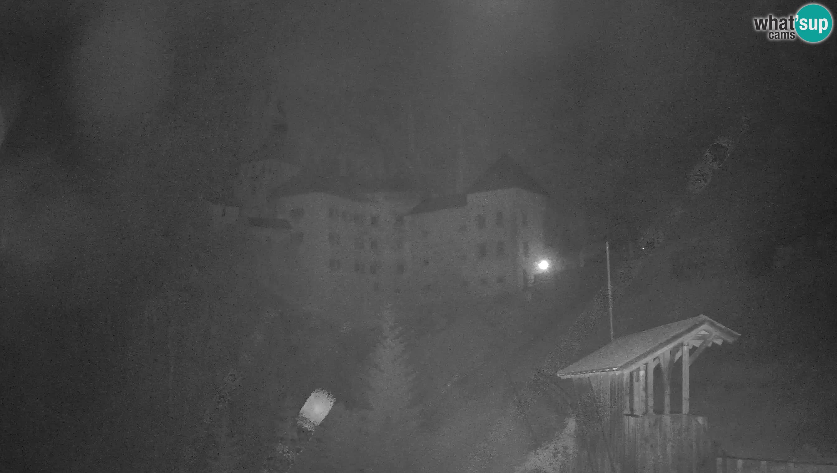 Spletna kamera Predjamski grad – Grad Predjama – Postojna