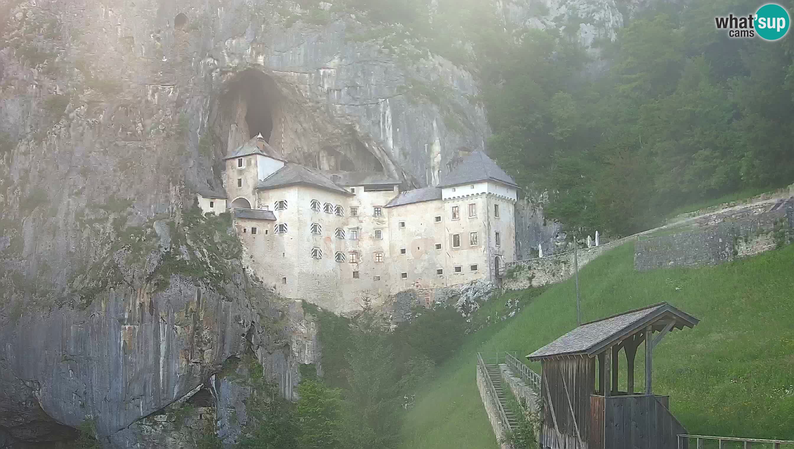 Web kamera Predjamski dvorac – Postojna – Slovenija