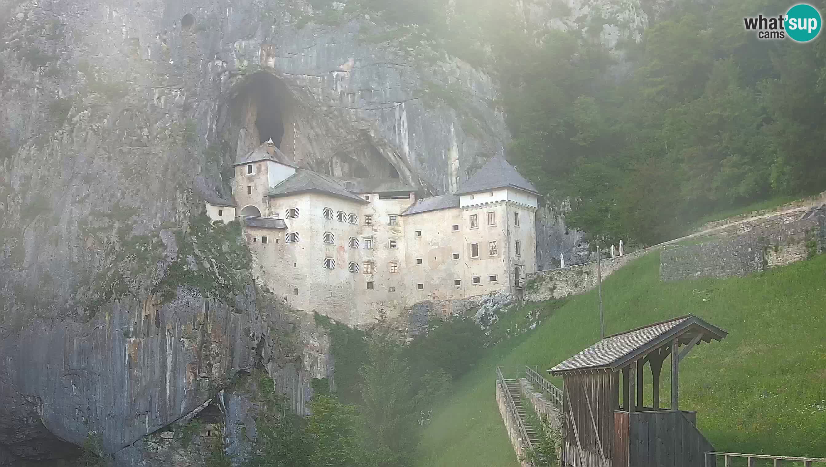 Live Webcam Grad Predjama – Château de Predjama – Postojna – Slovénie