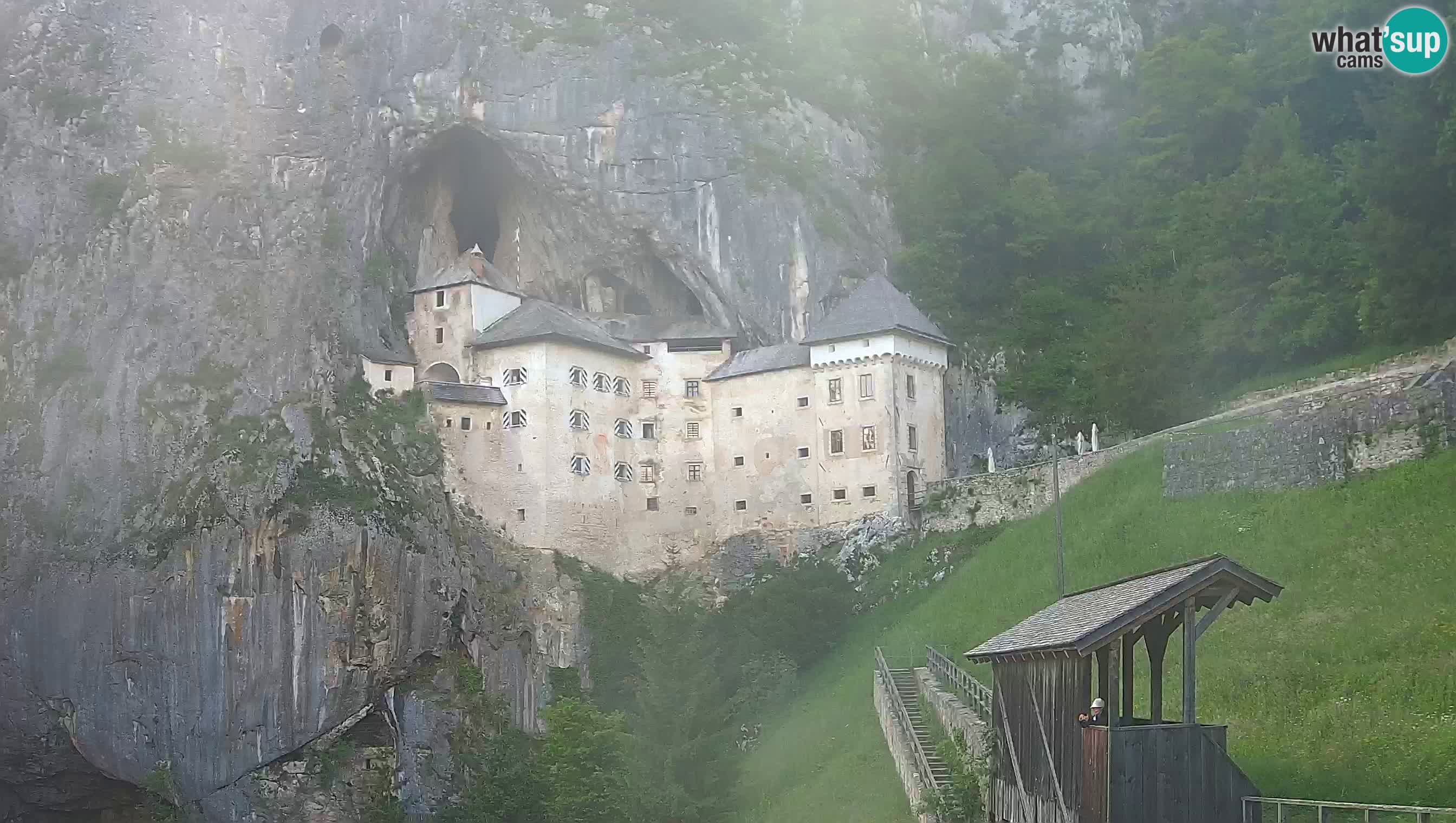 Live Webcam Grad Predjama – Château de Predjama – Postojna – Slovénie