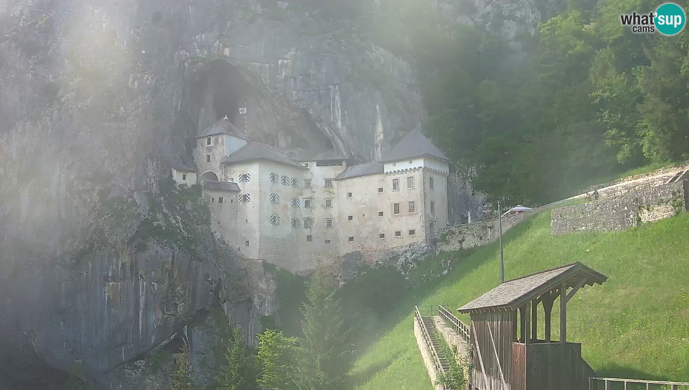 Web kamera Predjamski dvorac – Postojna – Slovenija