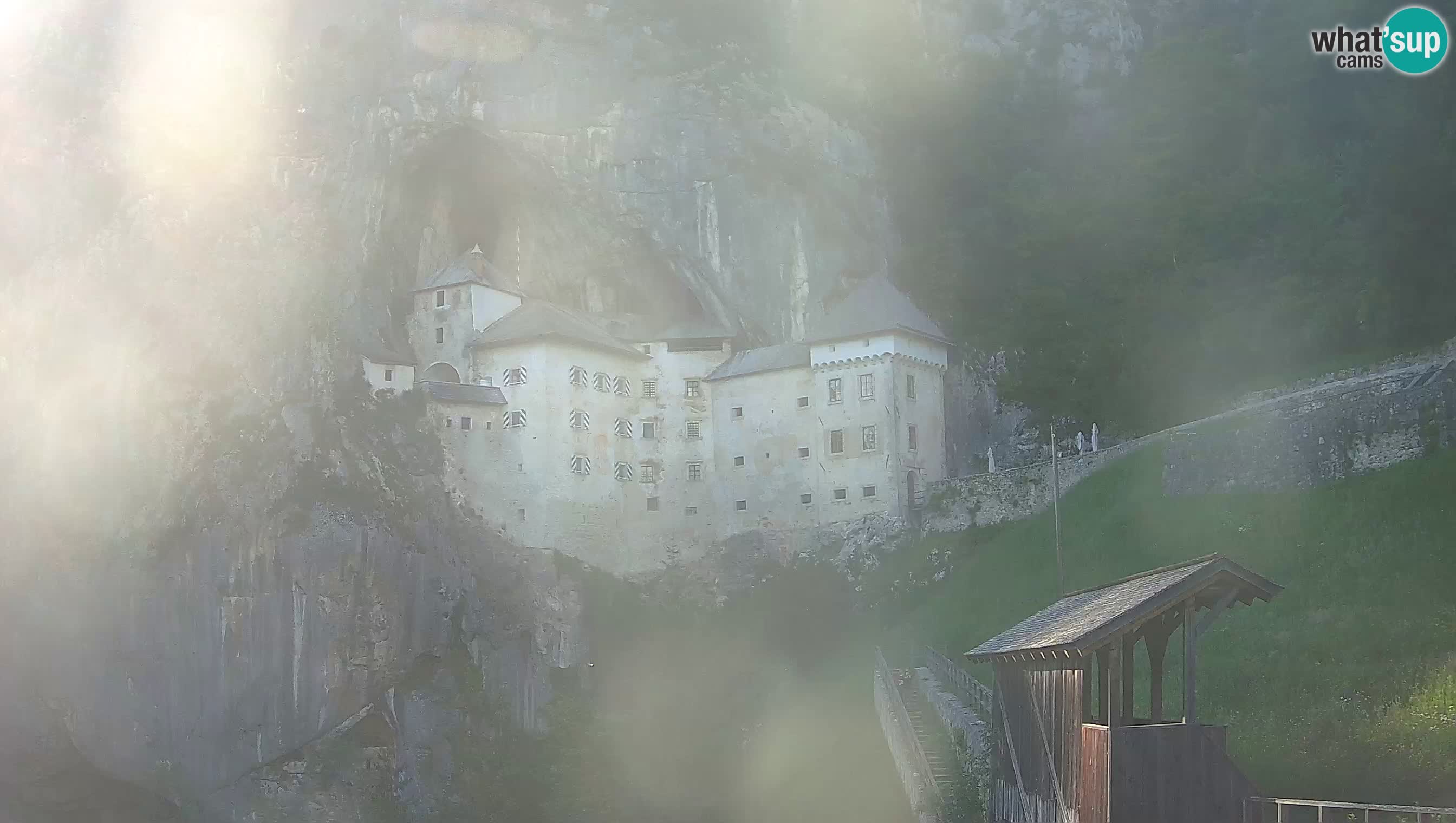 Live Webcam Grad Predjama – Château de Predjama – Postojna – Slovénie
